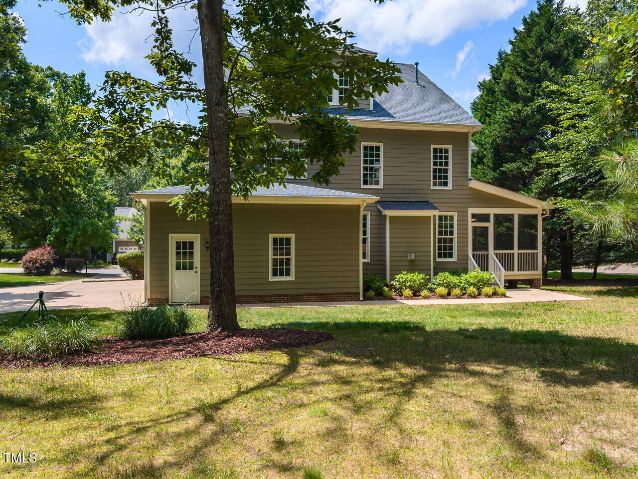 709 Skymont Drive