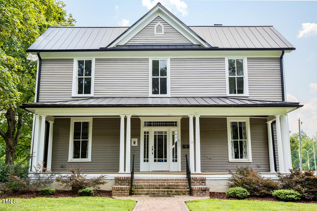 611 College Street