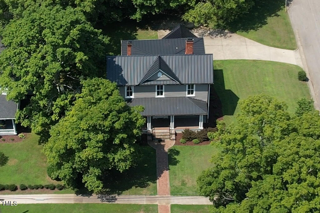 611 College Street