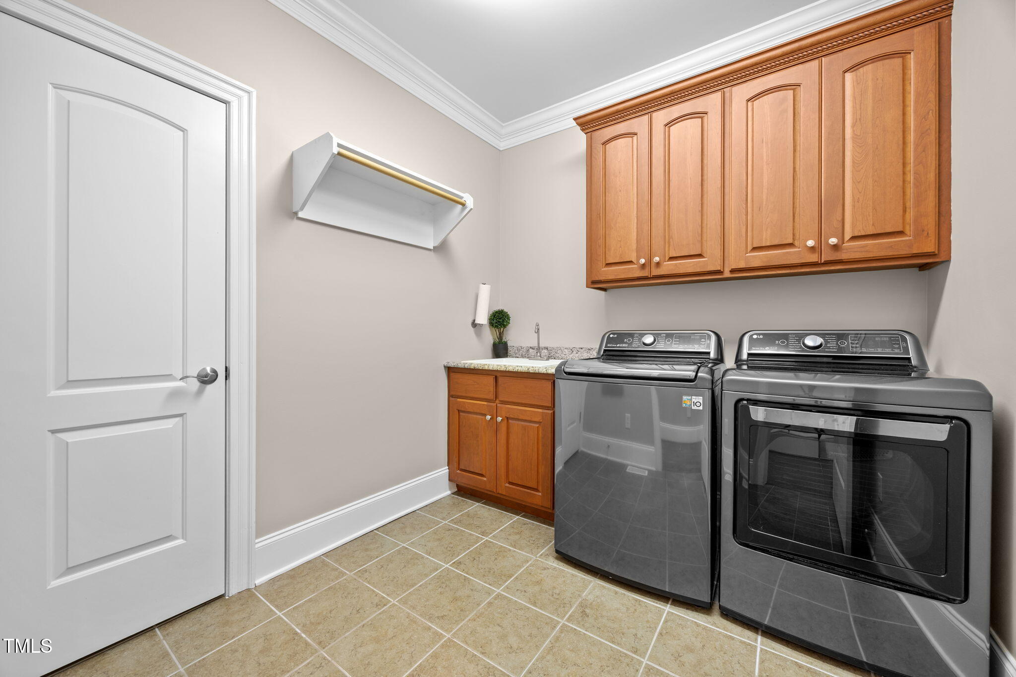 1217 Prairie Pond Circle