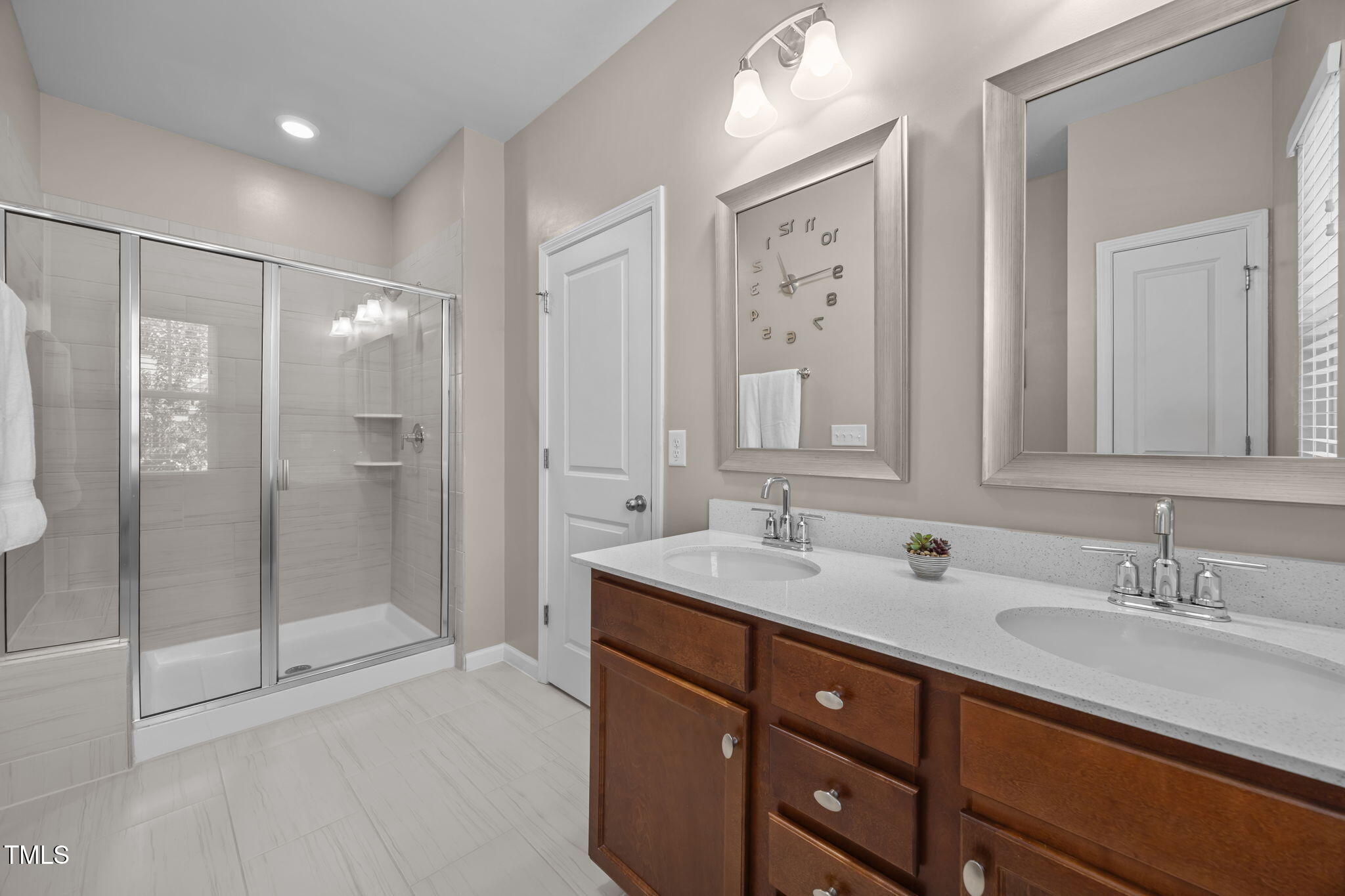 6141 Beale Loop