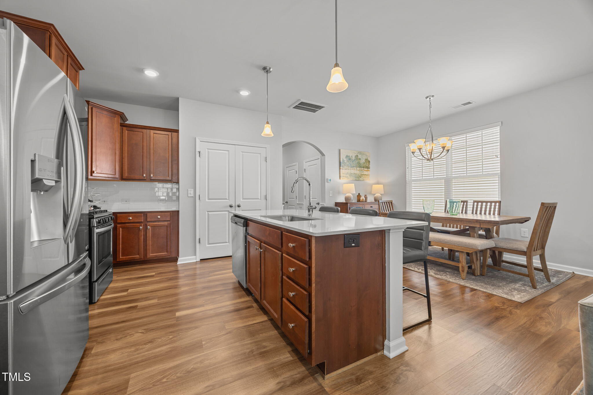 6141 Beale Loop