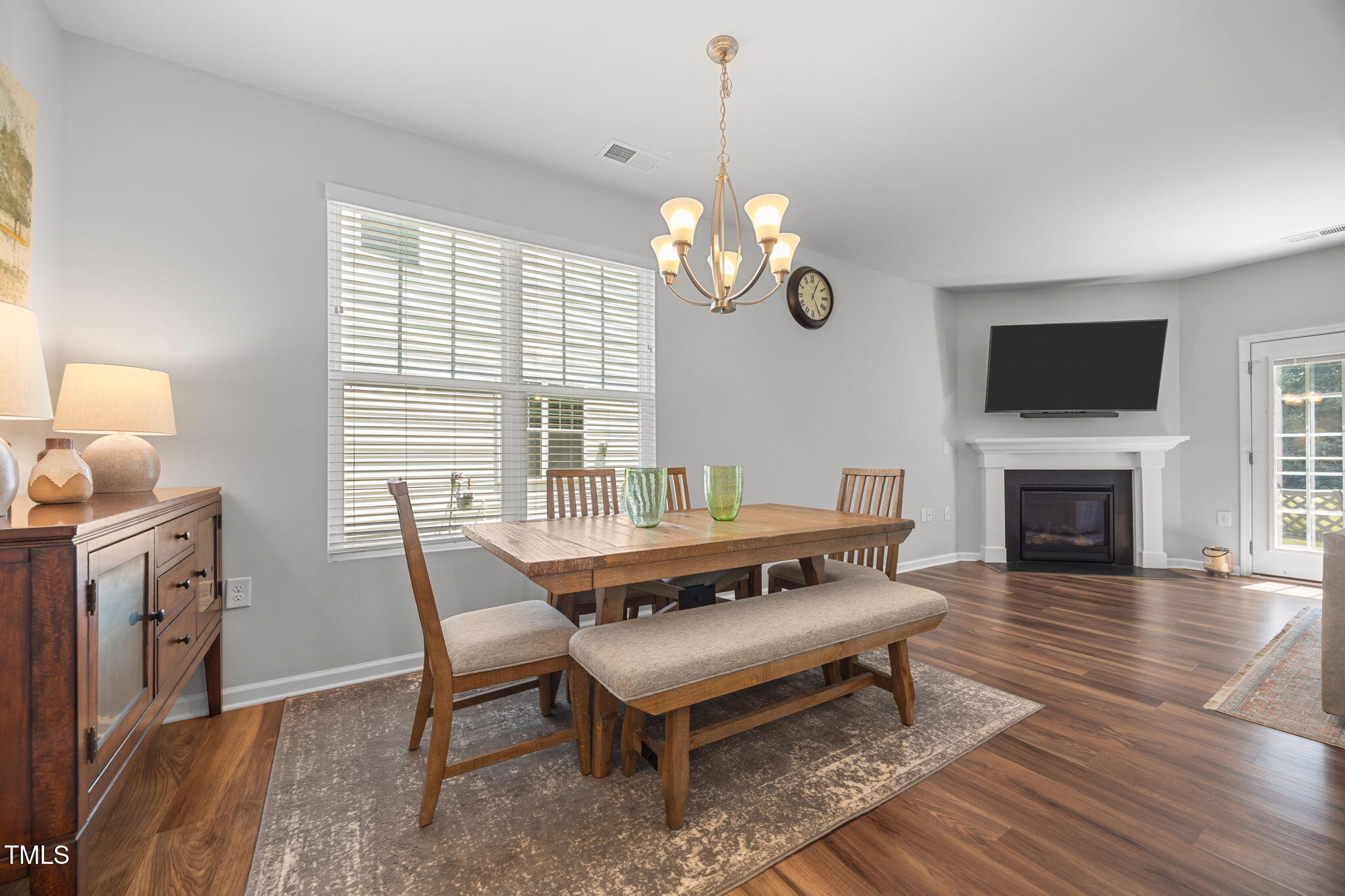 6141 Beale Loop