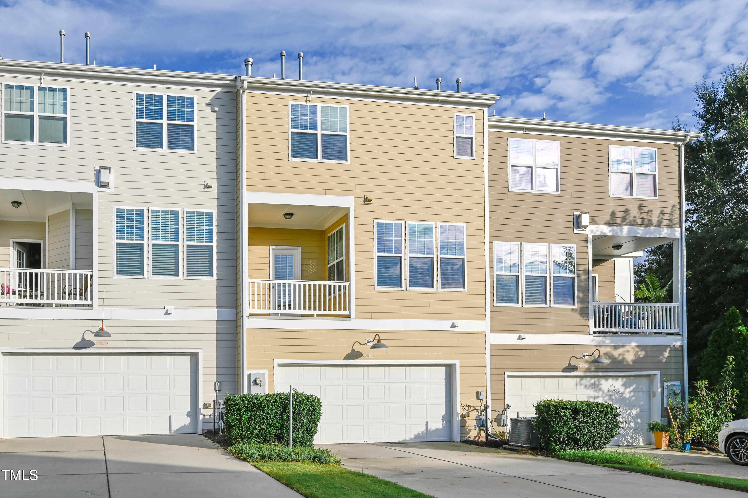 9104 Wooden Road