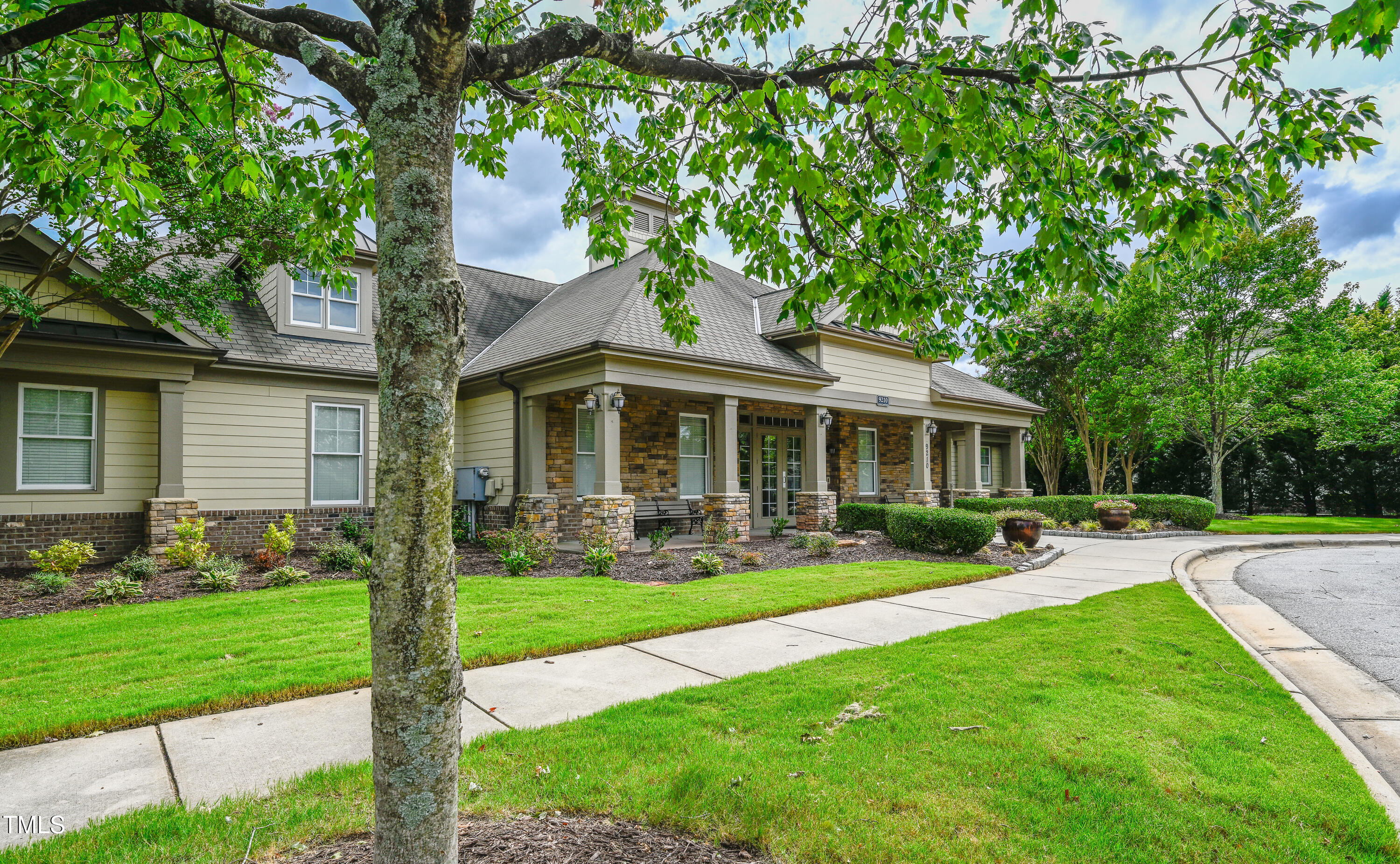 9104 Wooden Road