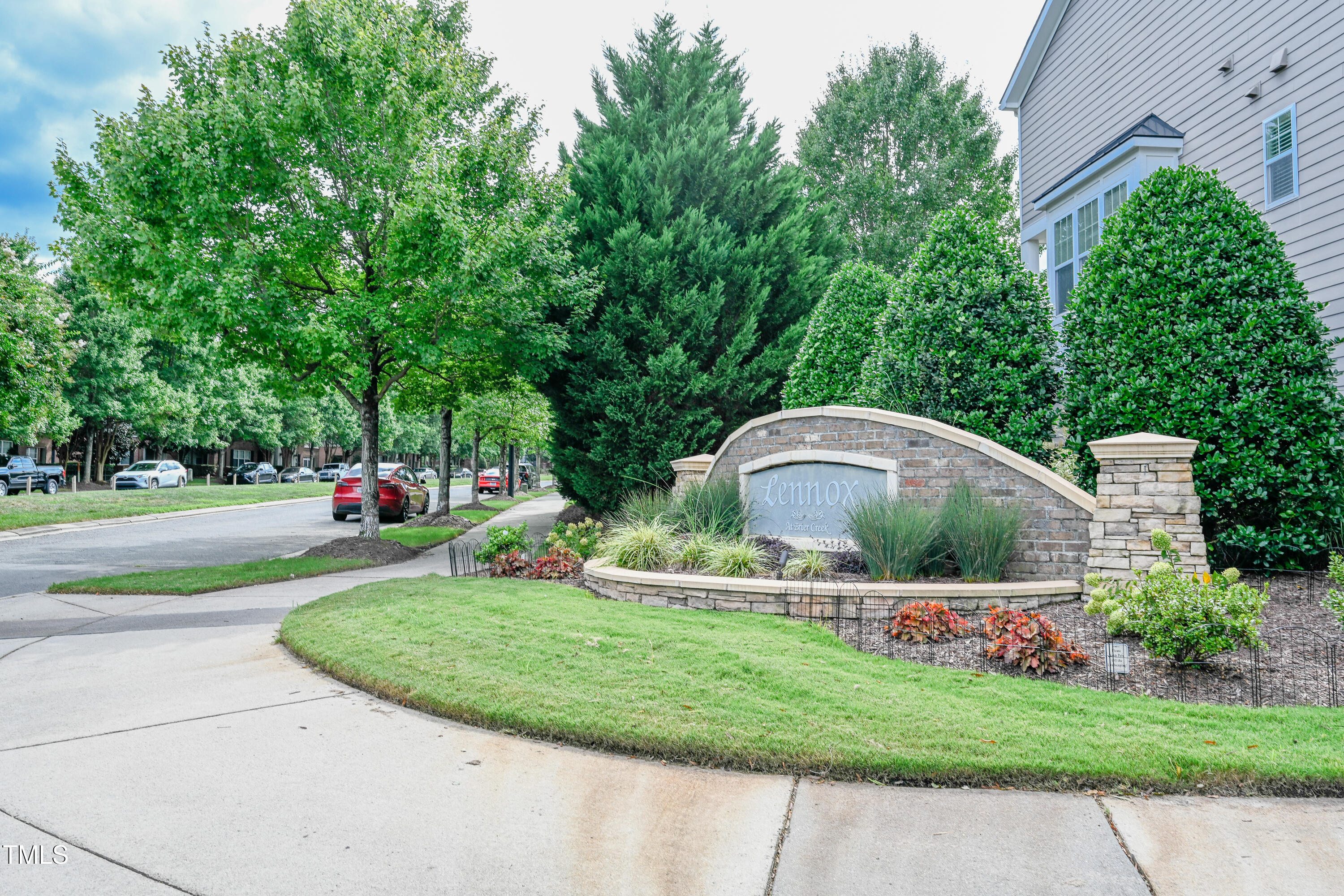 9104 Wooden Road