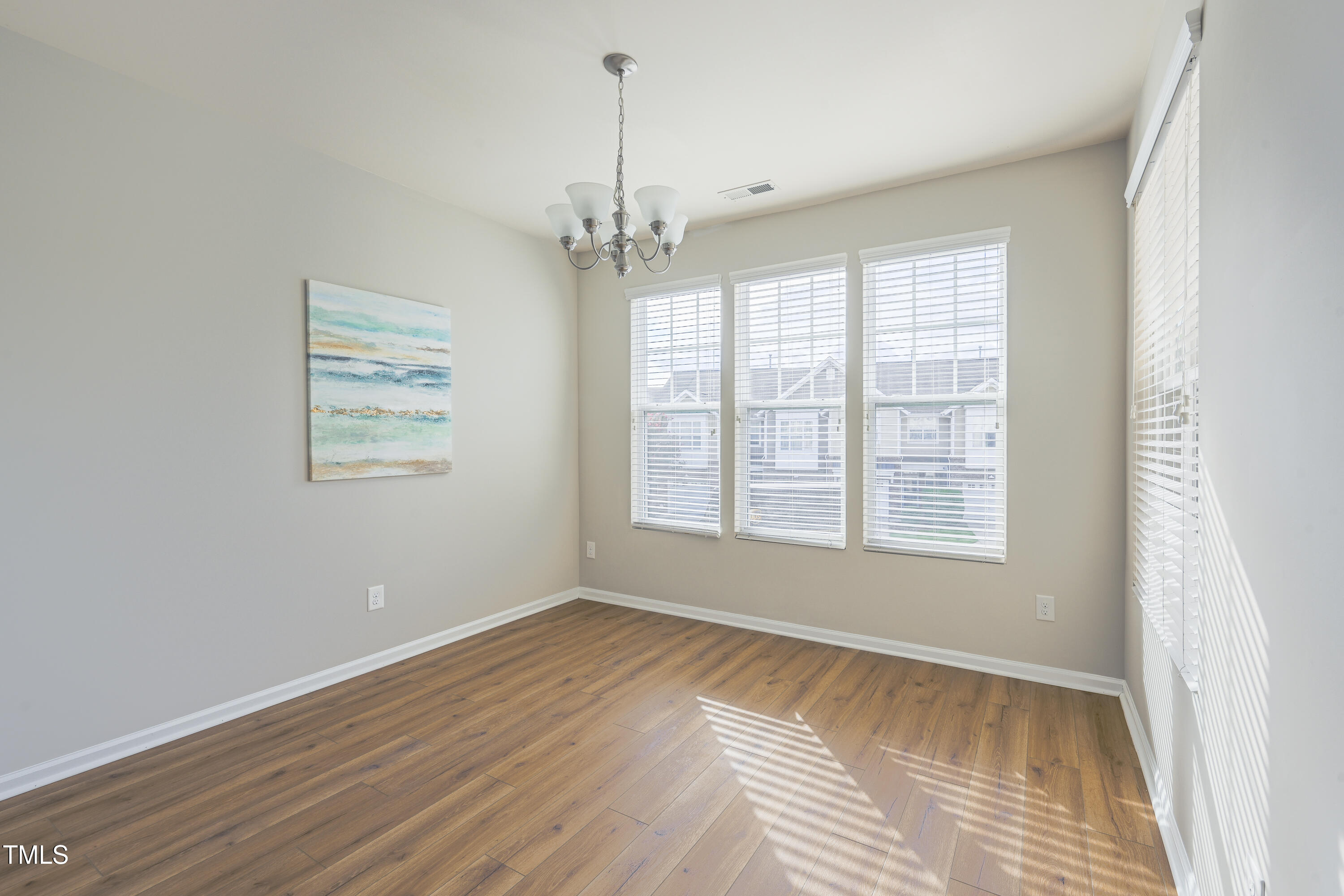 9104 Wooden Road