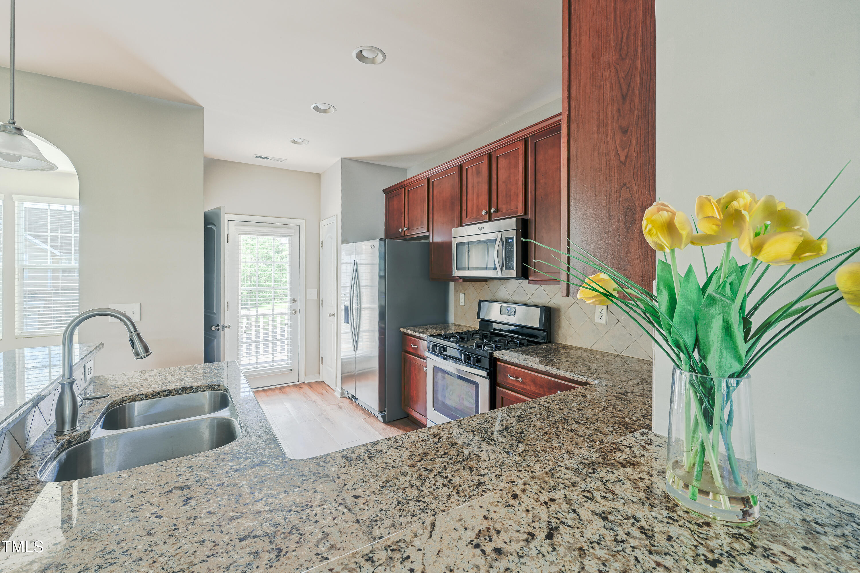 9104 Wooden Road