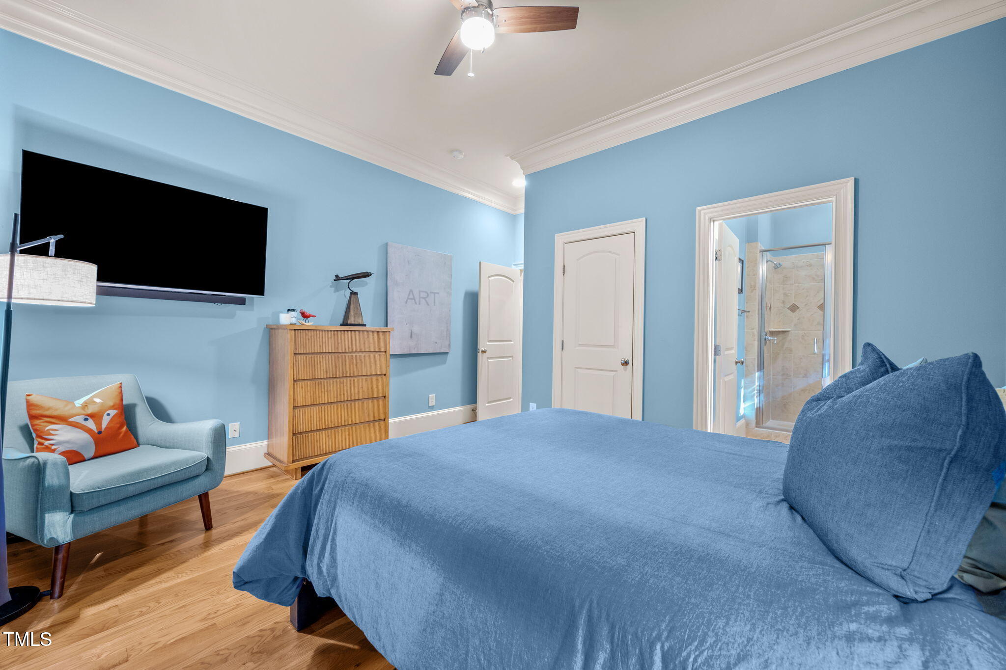 2409 Loring Court