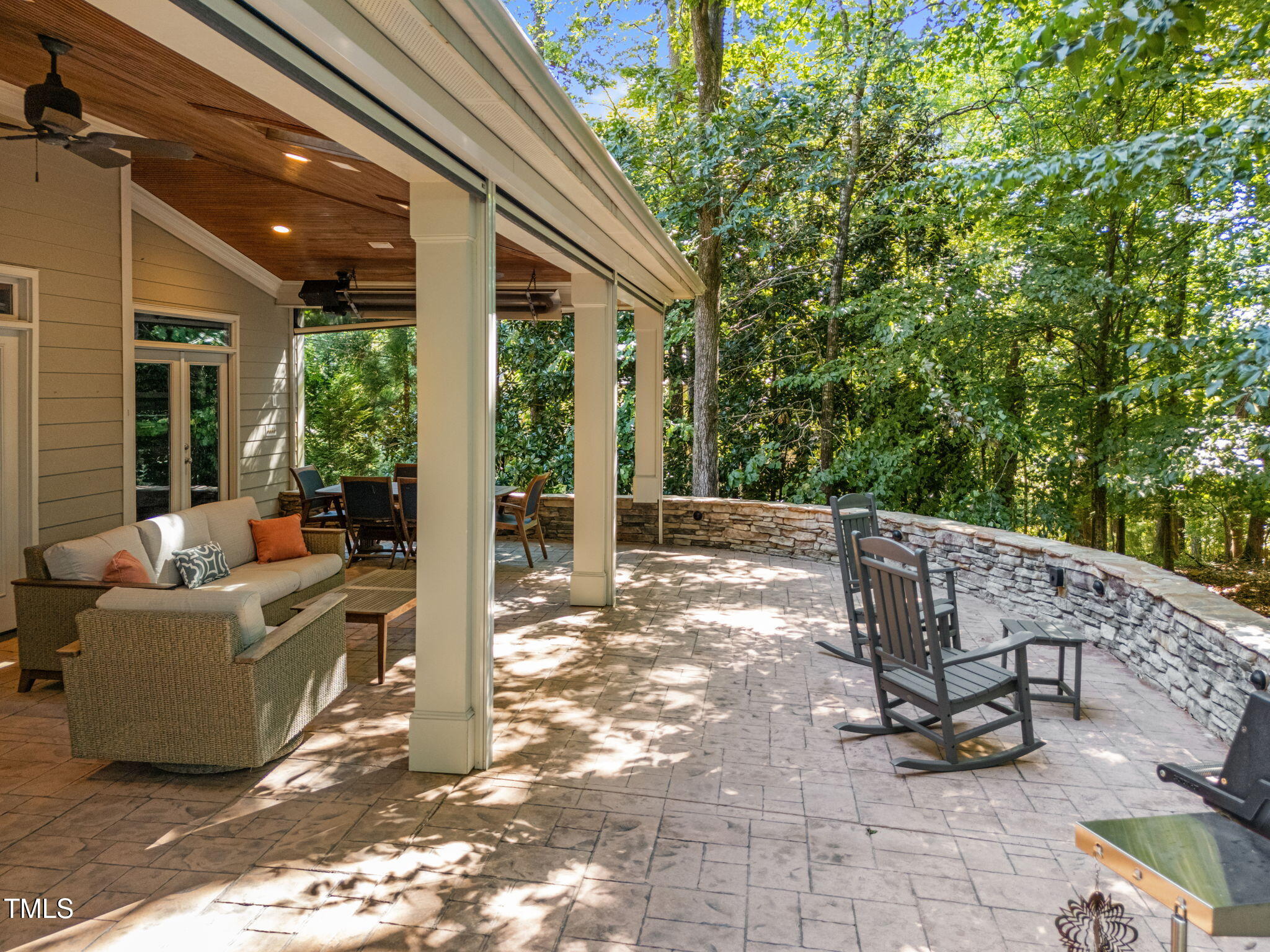 2409 Loring Court
