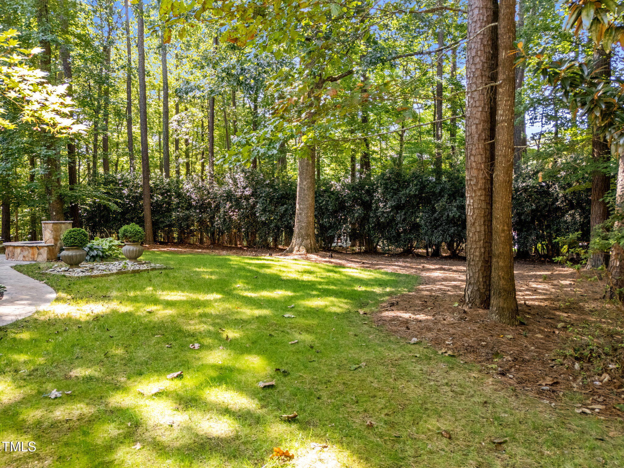 2409 Loring Court