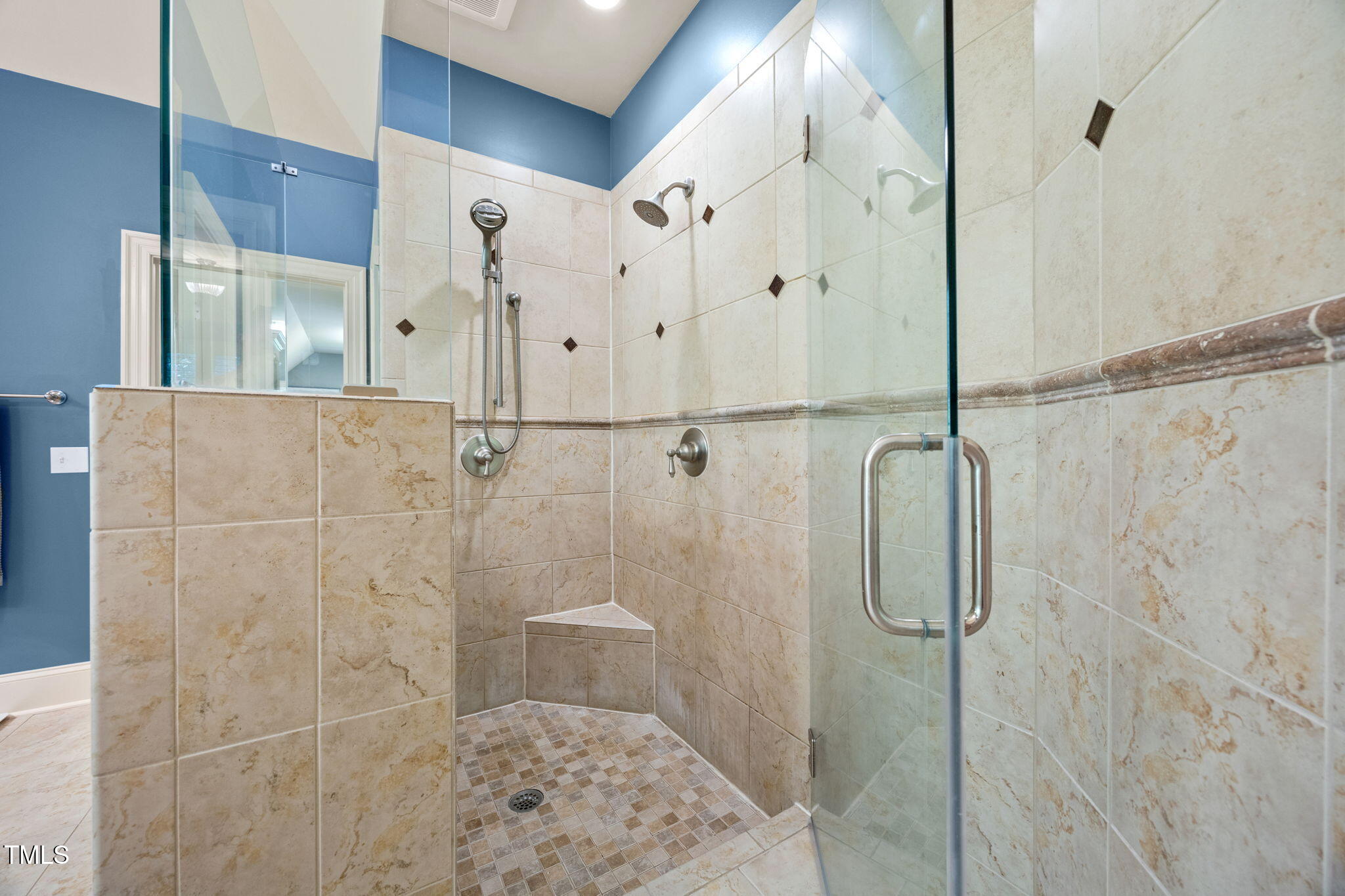 2409 Loring Court