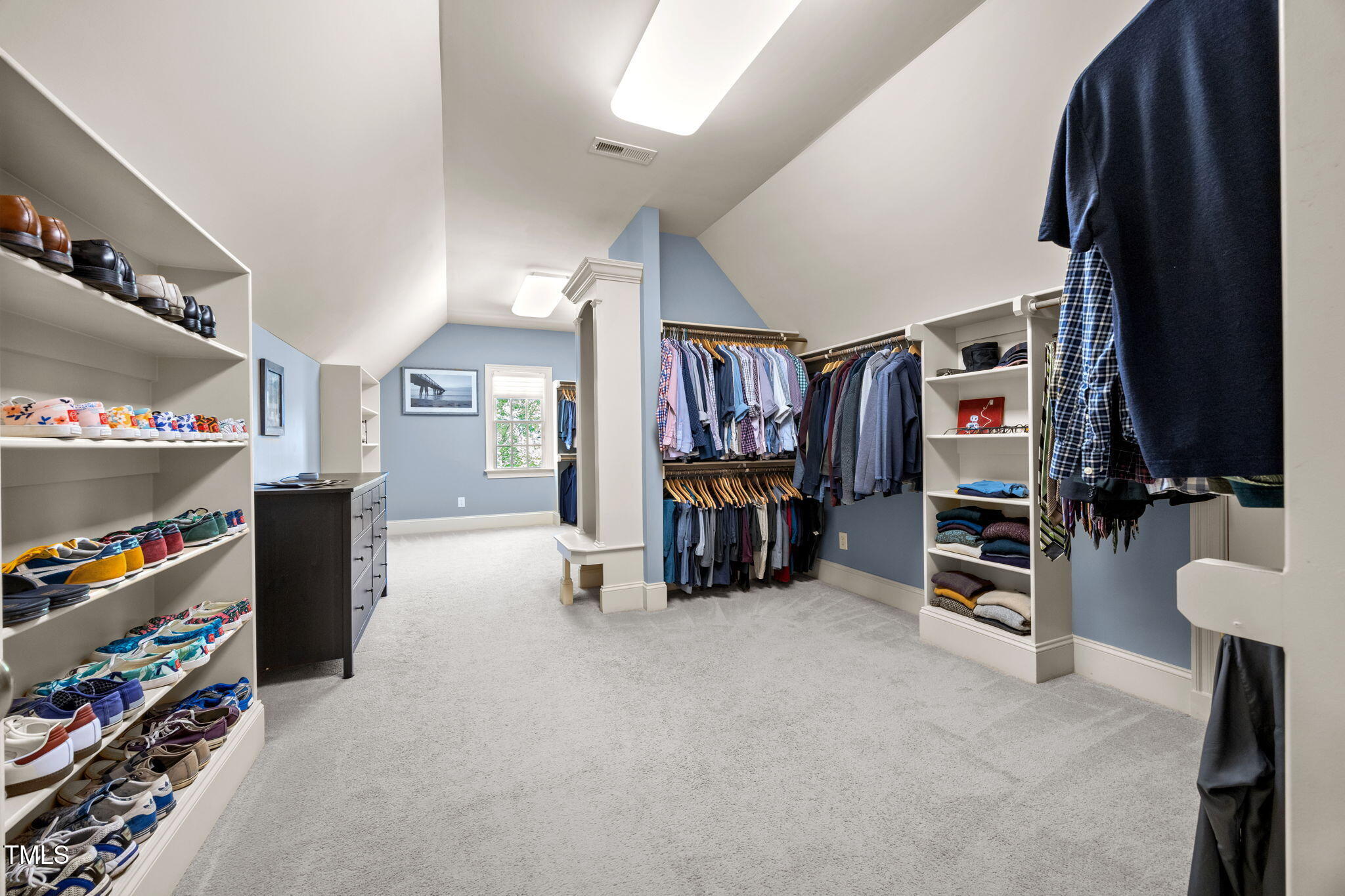 2409 Loring Court