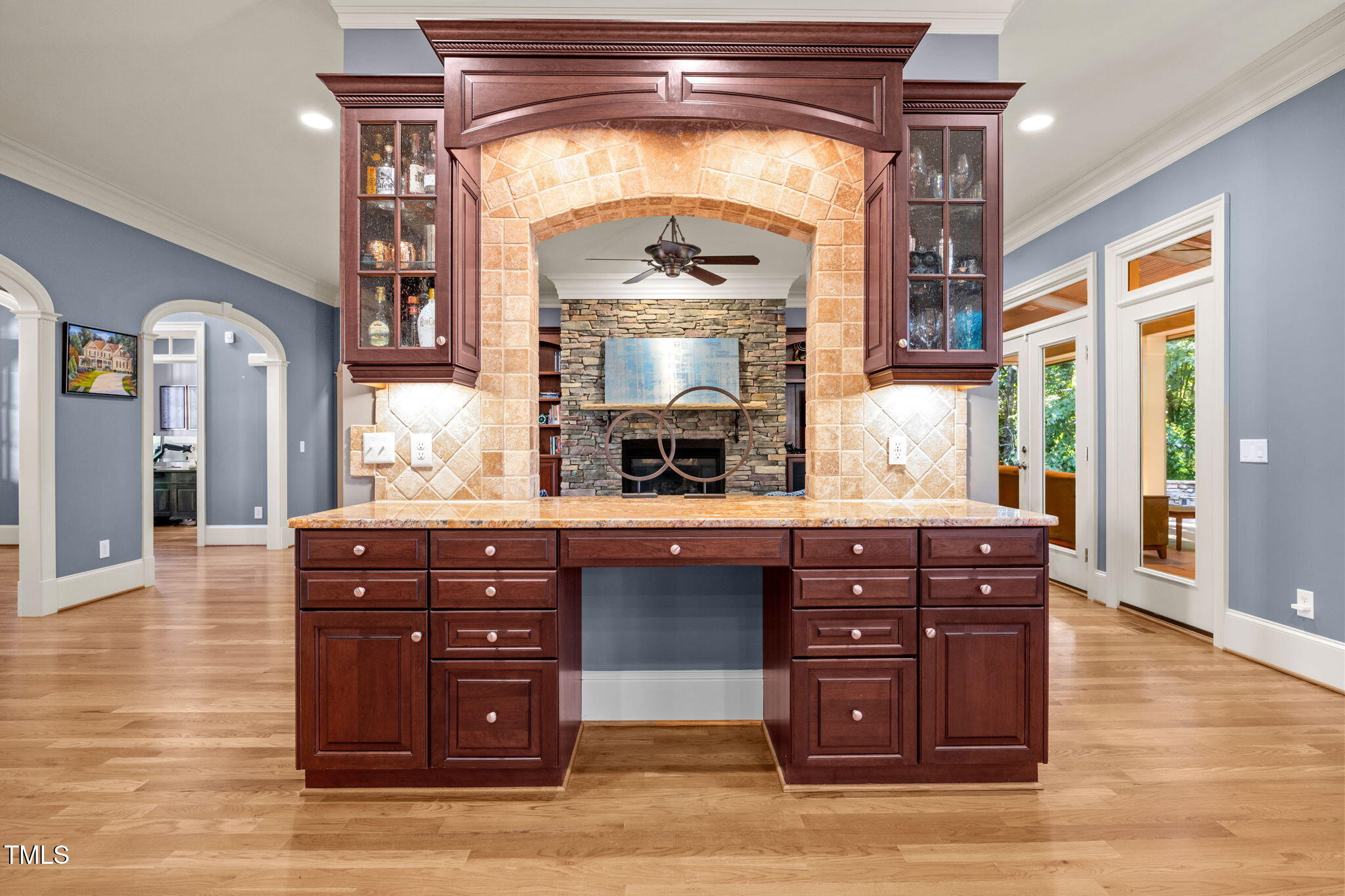 2409 Loring Court