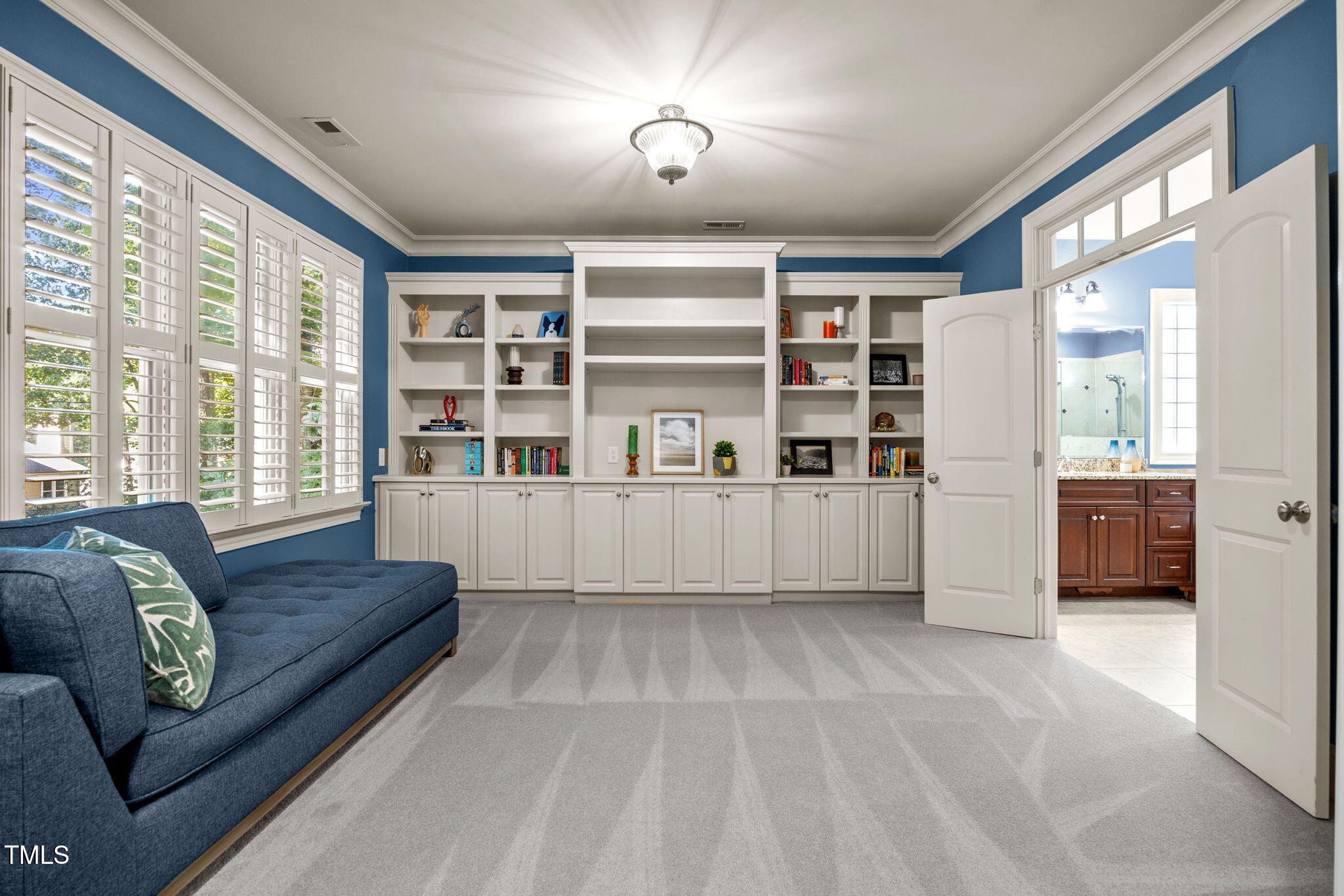 2409 Loring Court