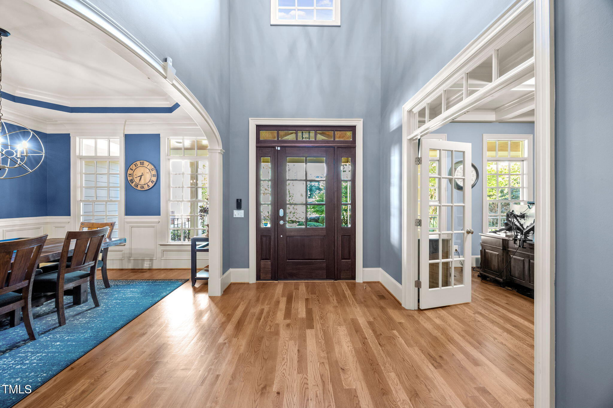 2409 Loring Court