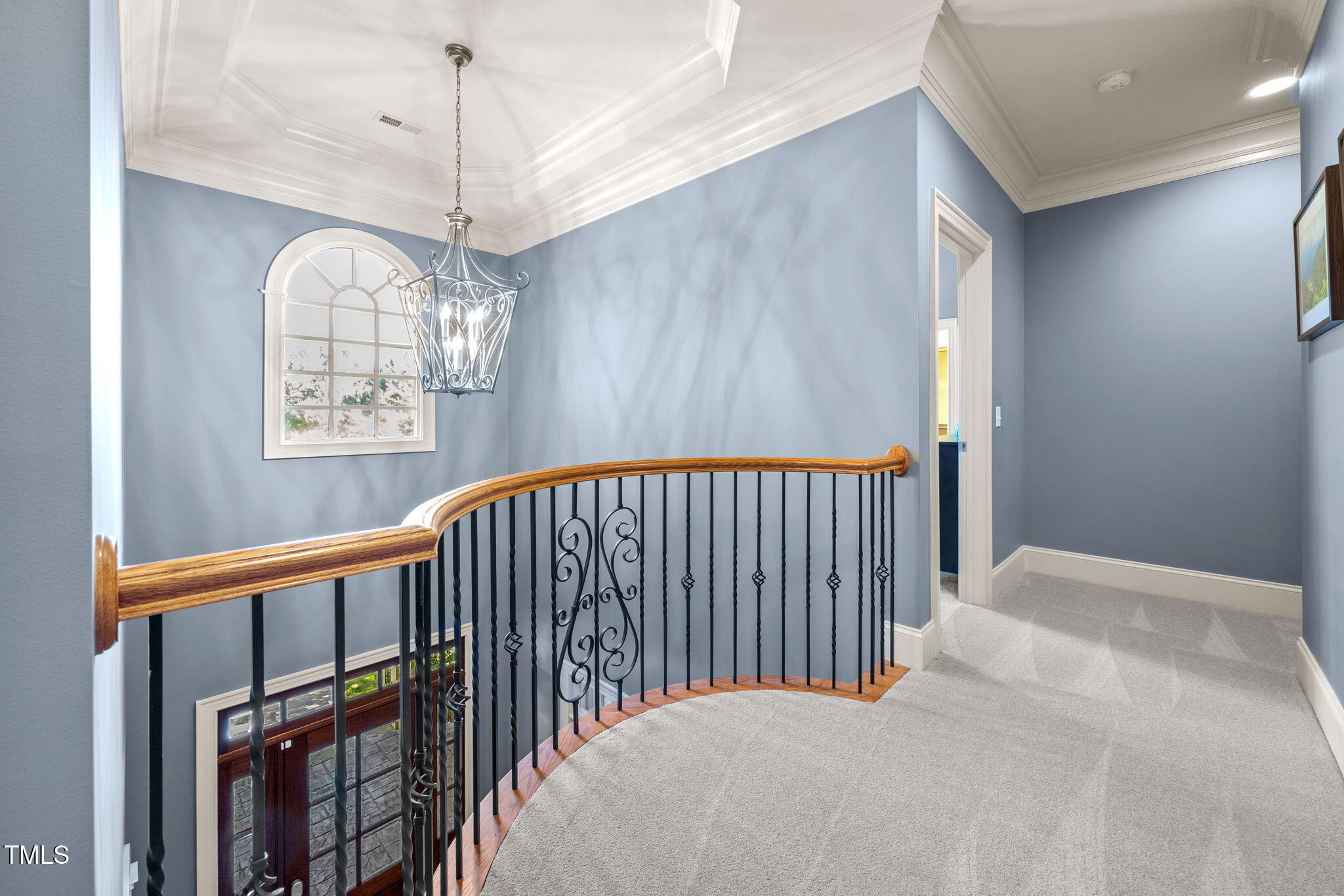 2409 Loring Court