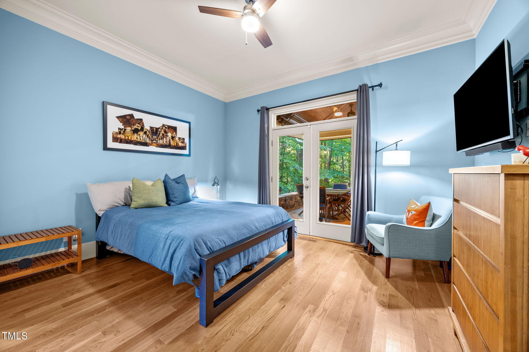 2409 Loring Court