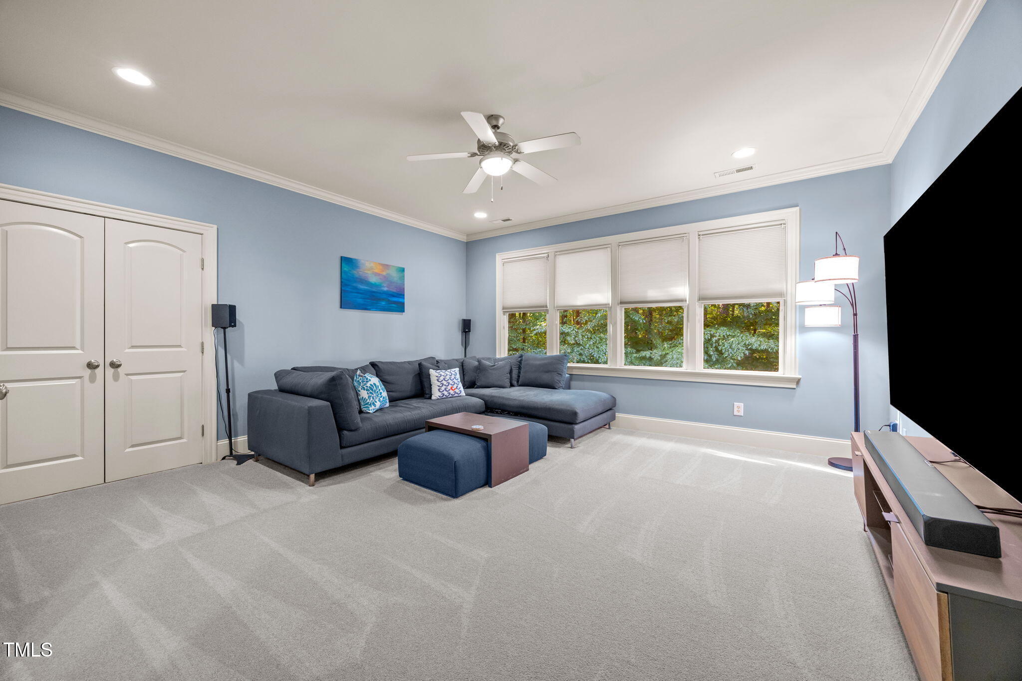 2409 Loring Court