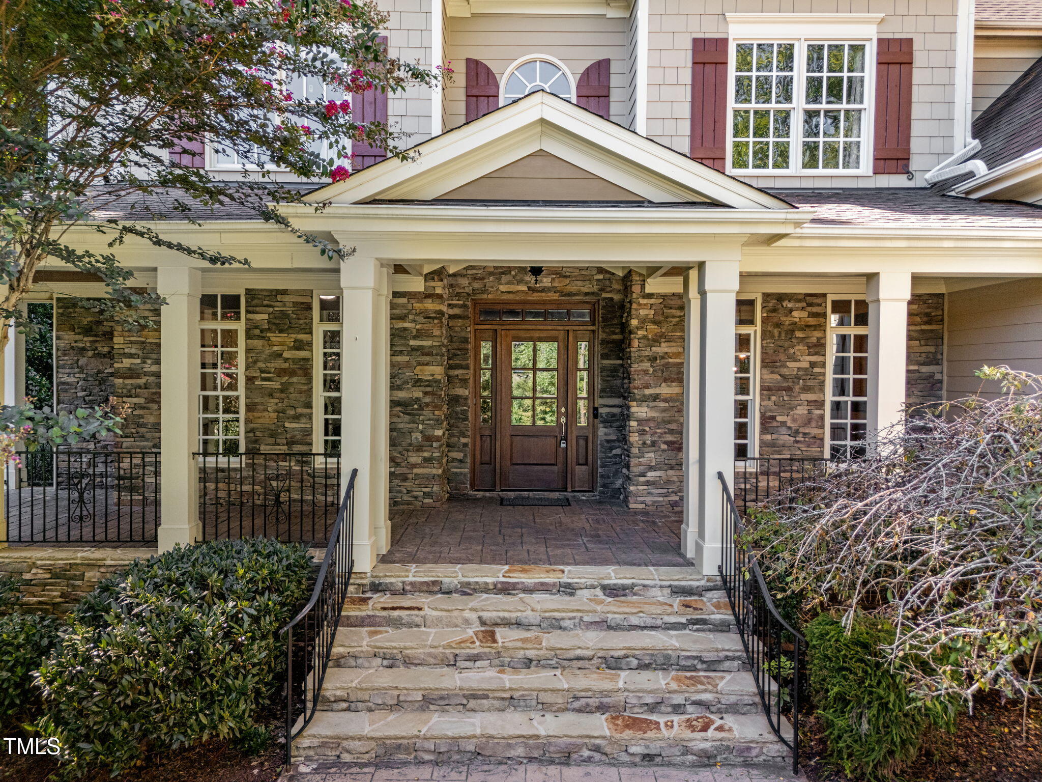 2409 Loring Court