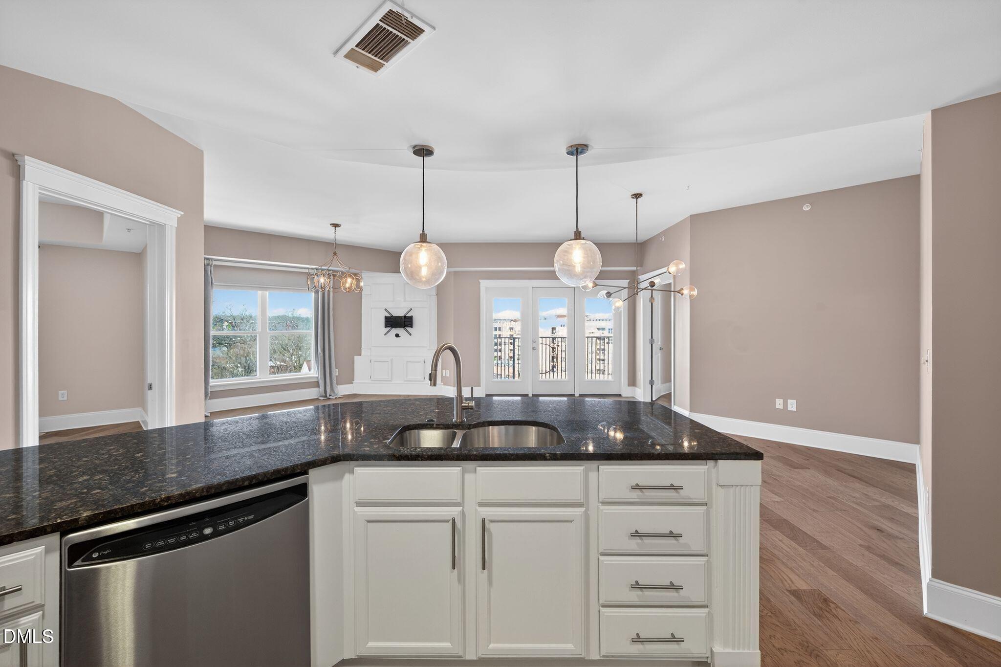 222 Glenwood Avenue # 605