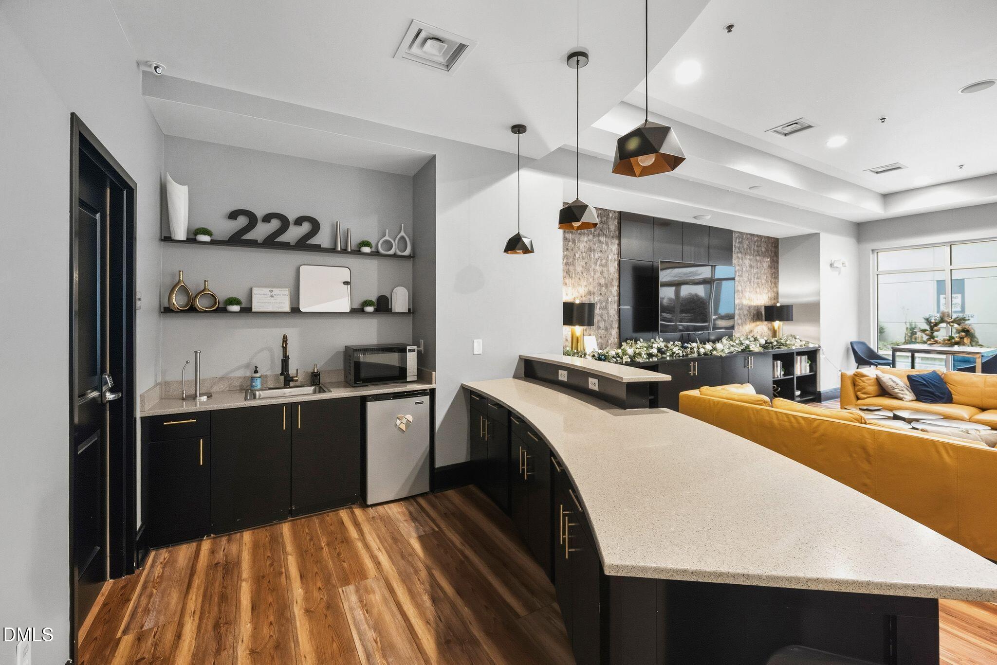 222 Glenwood Avenue # 605