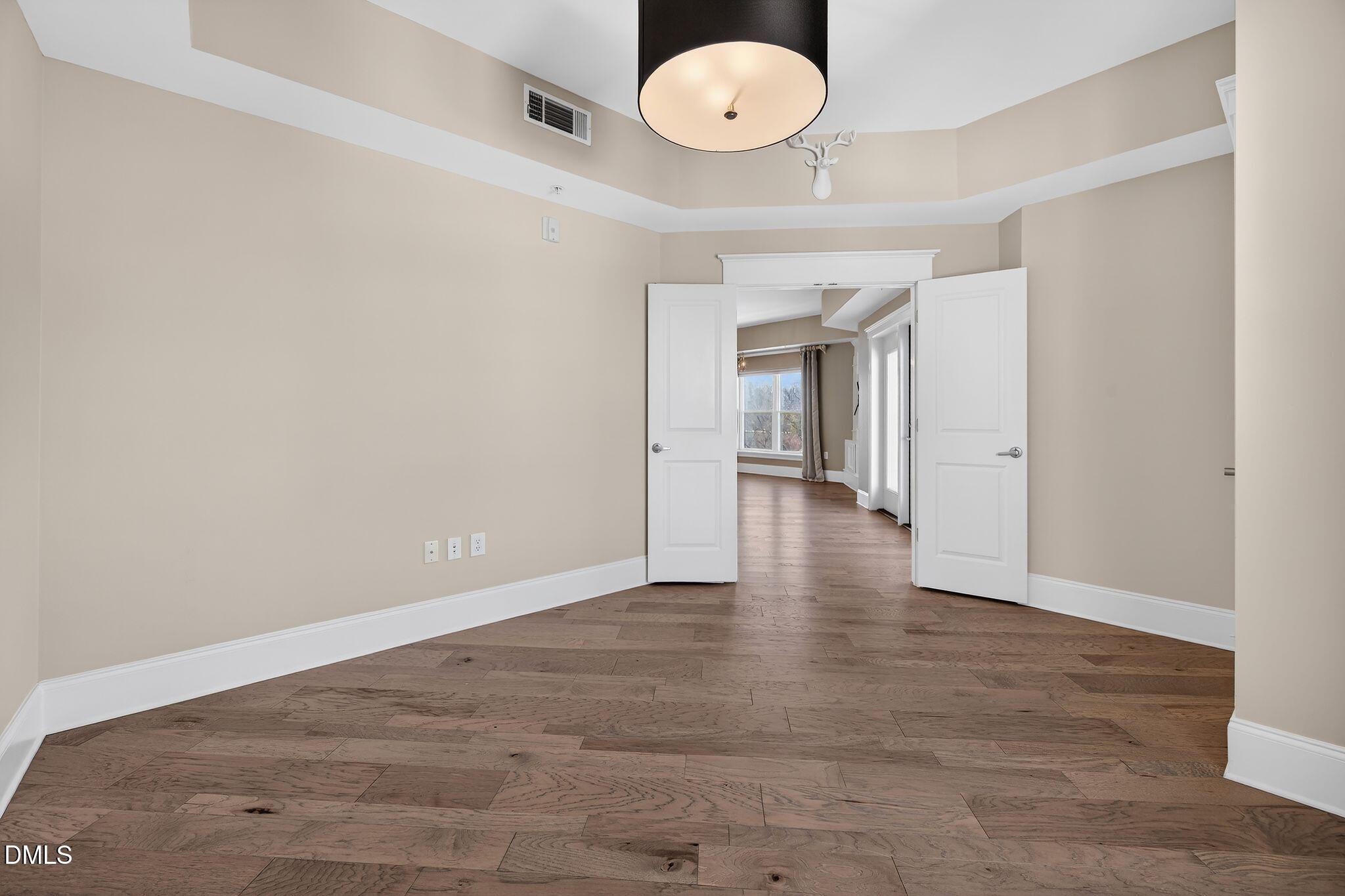 222 Glenwood Avenue # 605