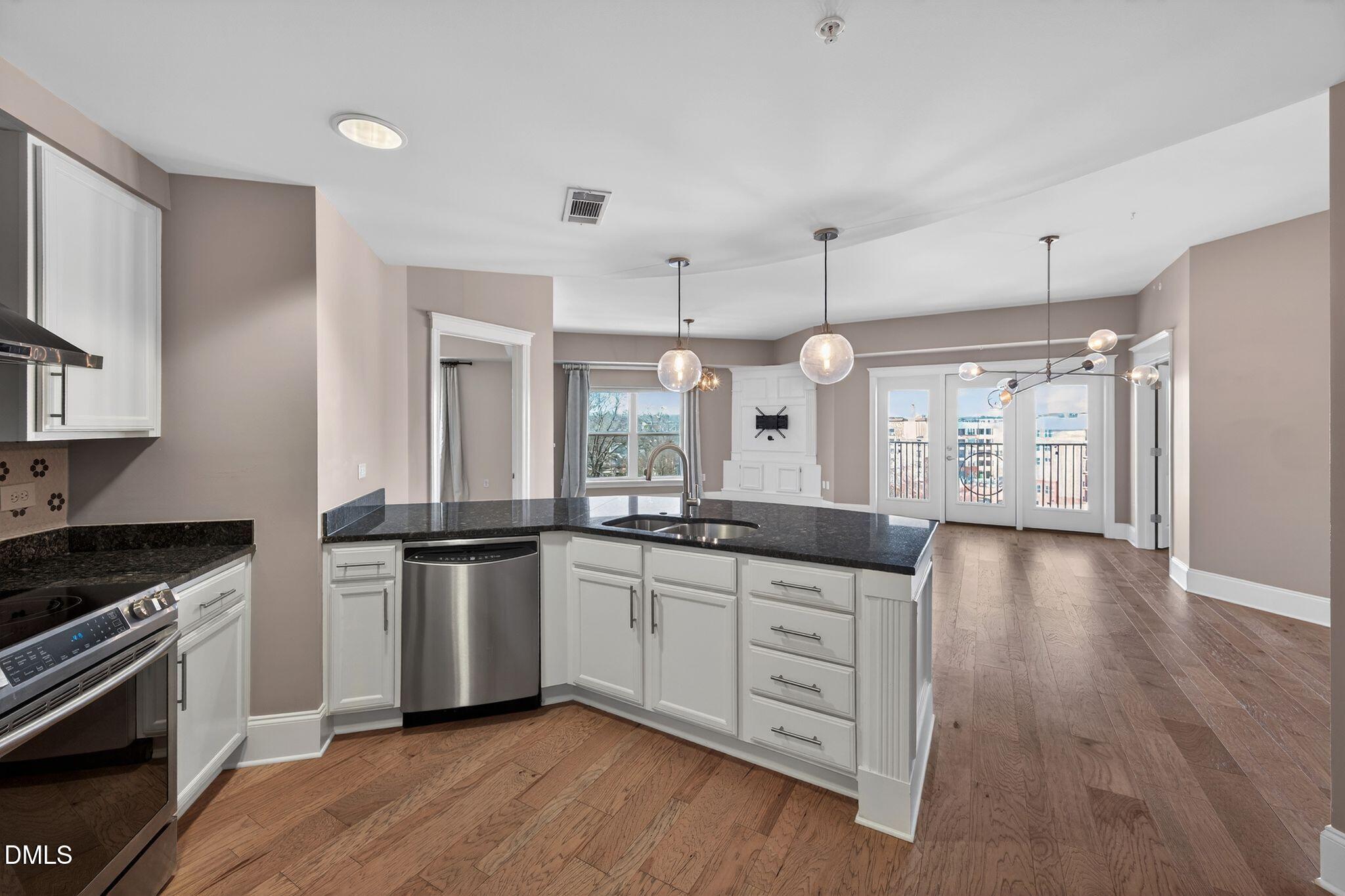 222 Glenwood Avenue # 605