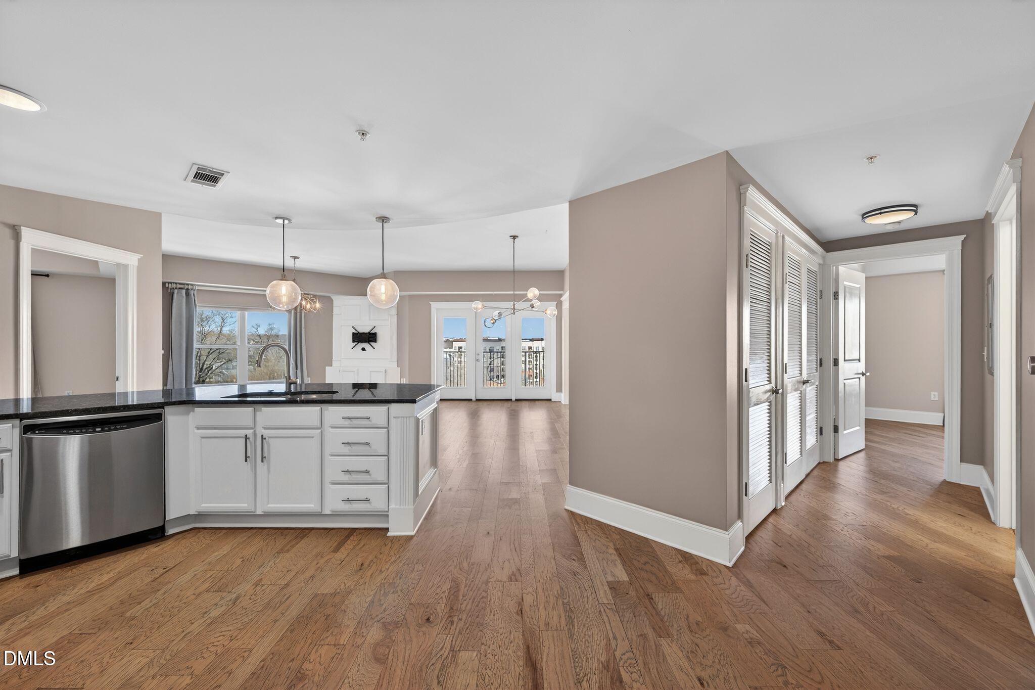 222 Glenwood Avenue # 605