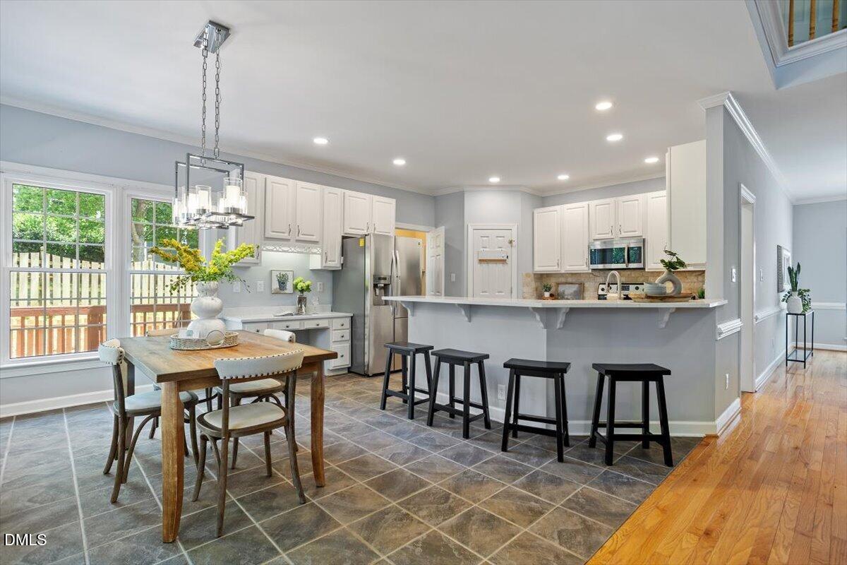 703 Cricketfield Lane