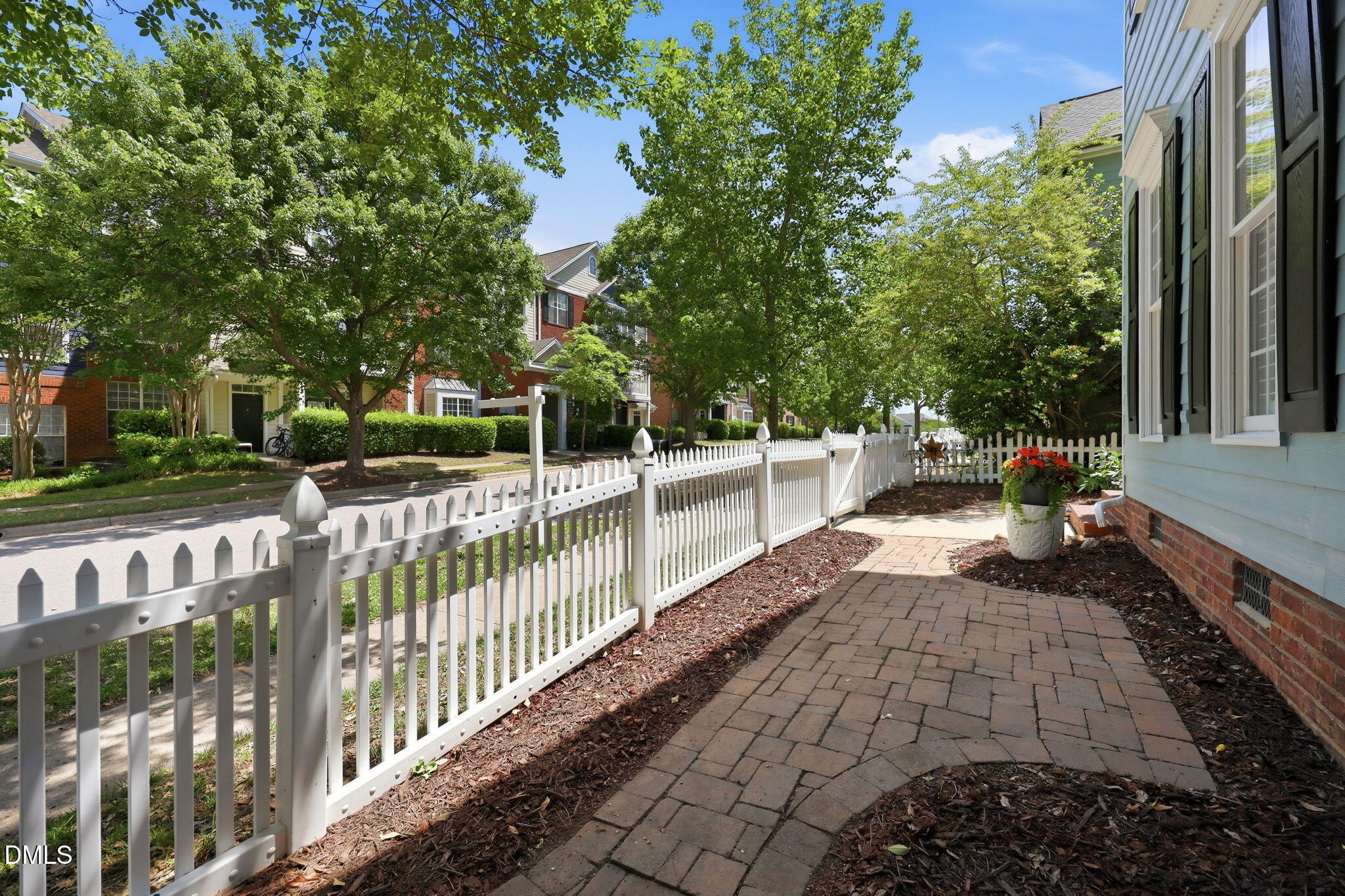 807 Carpenter Town Lane
