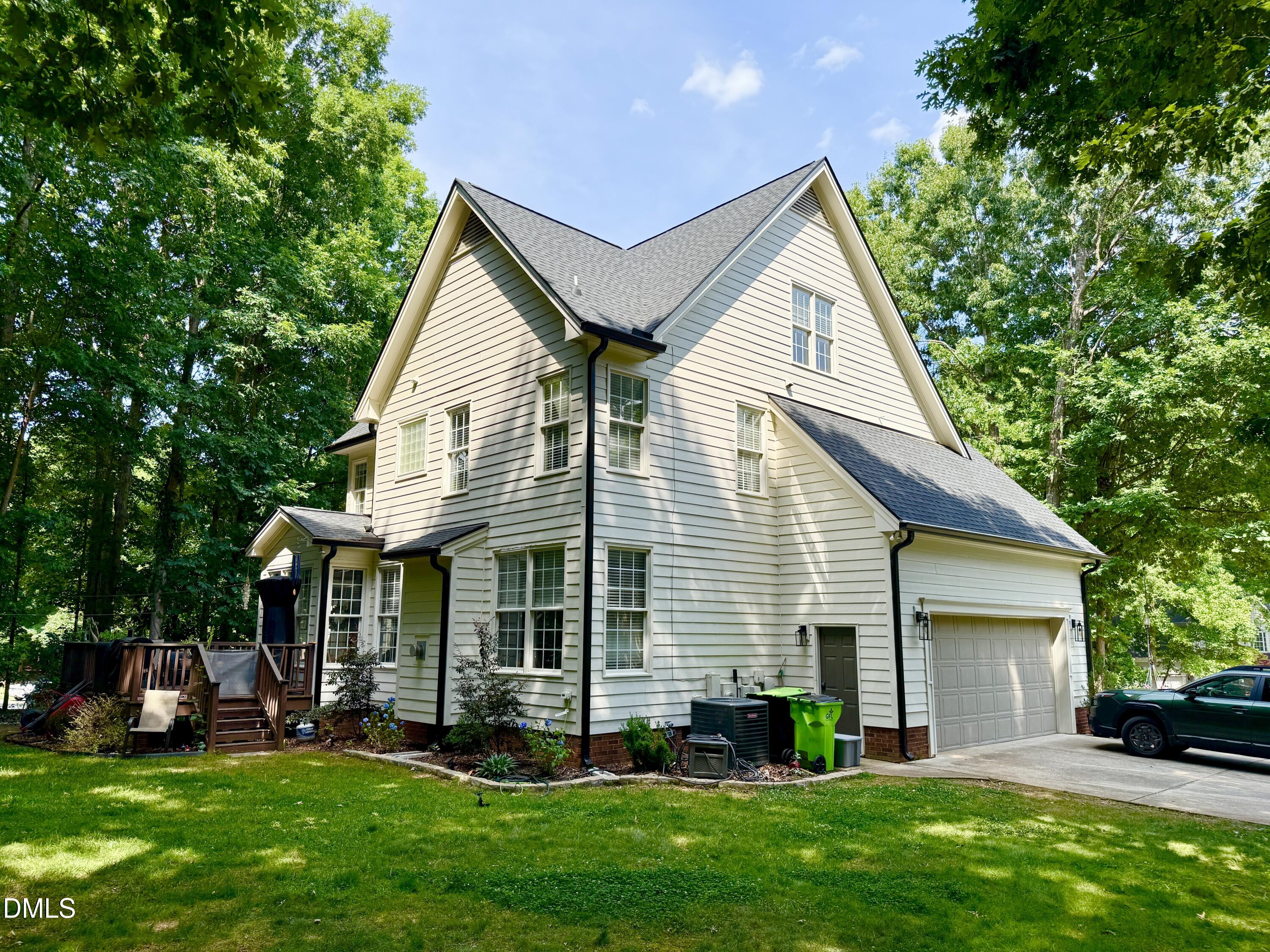22 Goldthread Avenue