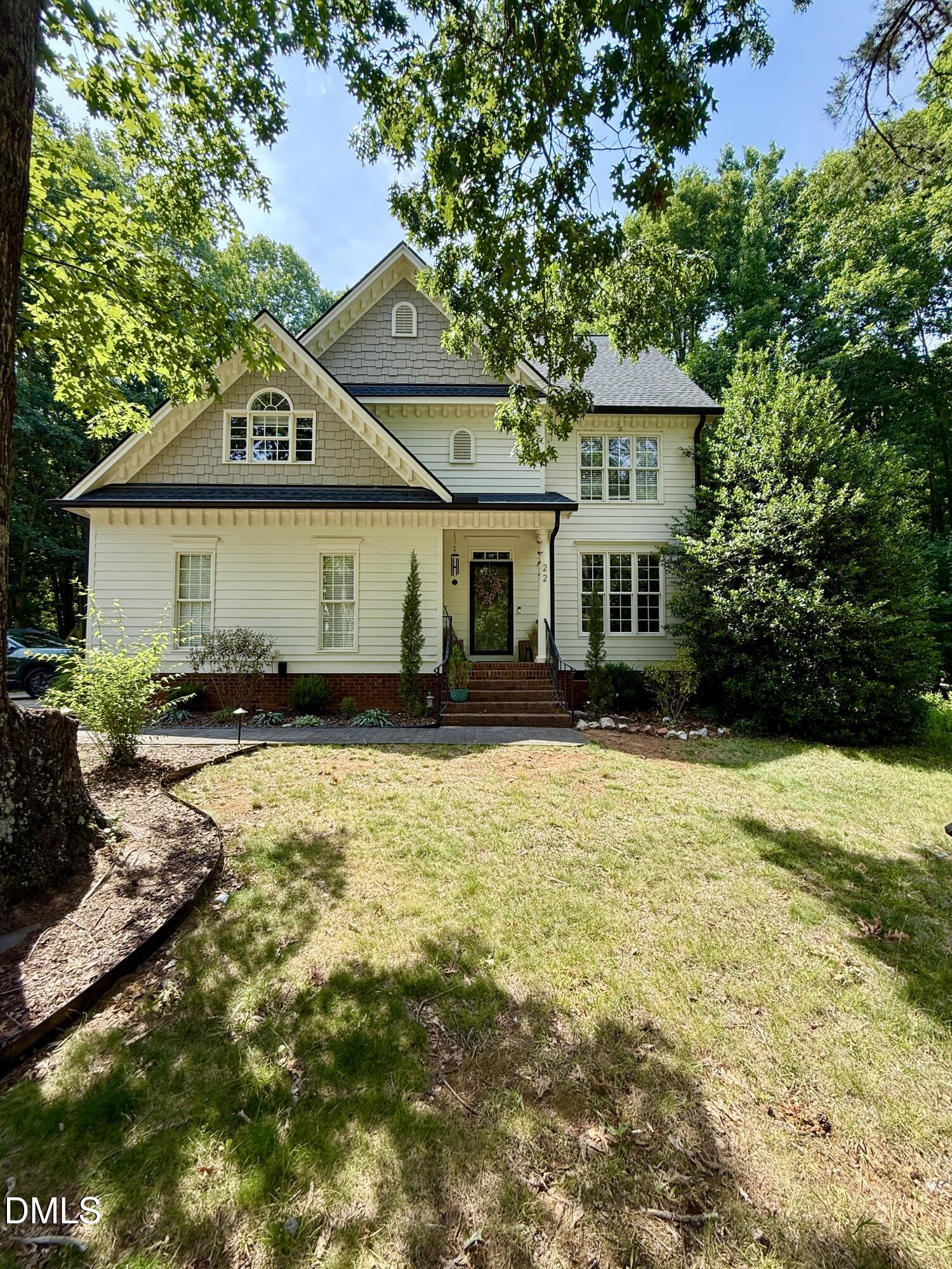 22 Goldthread Avenue