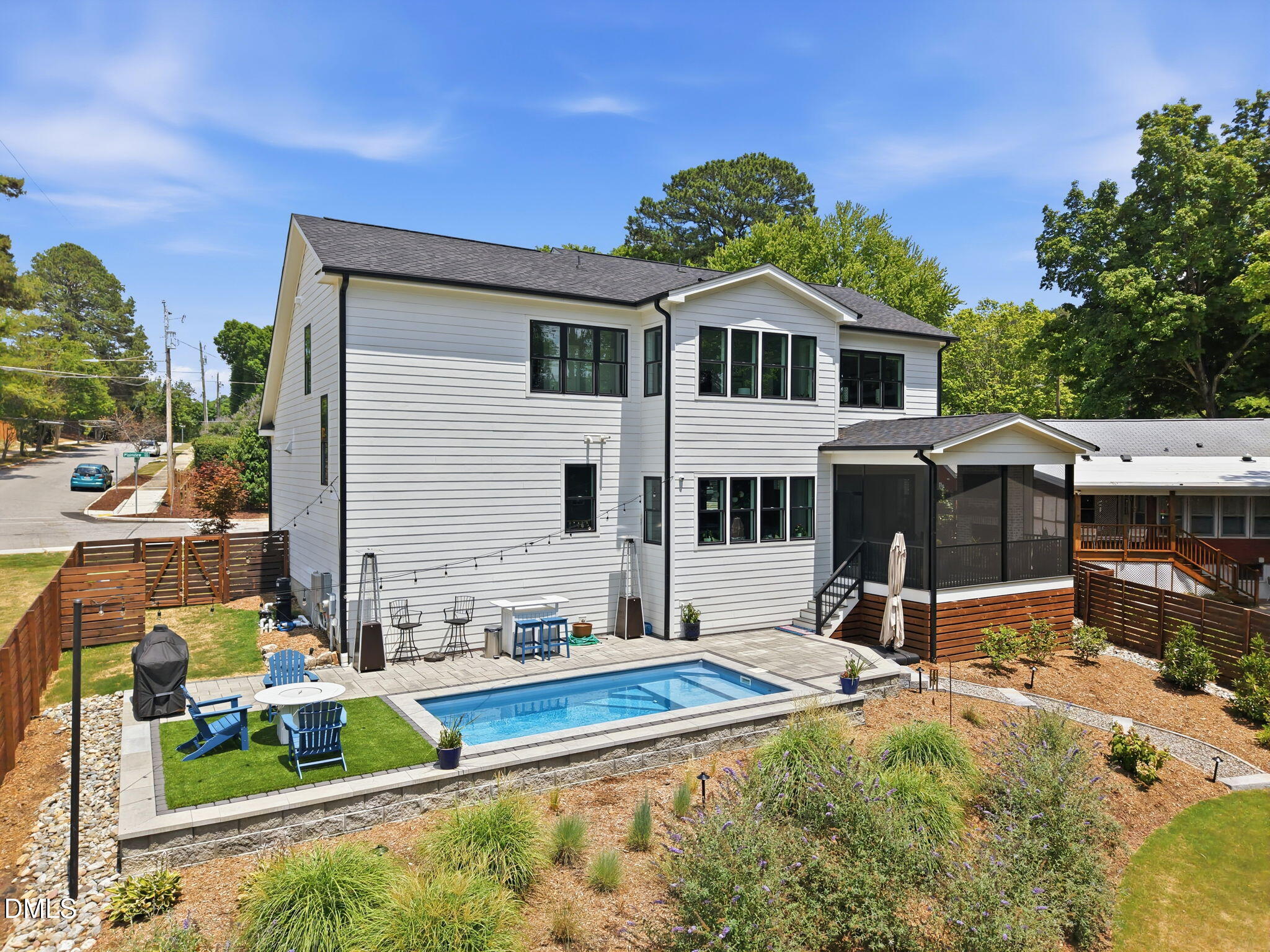 300 Plainview Avenue
