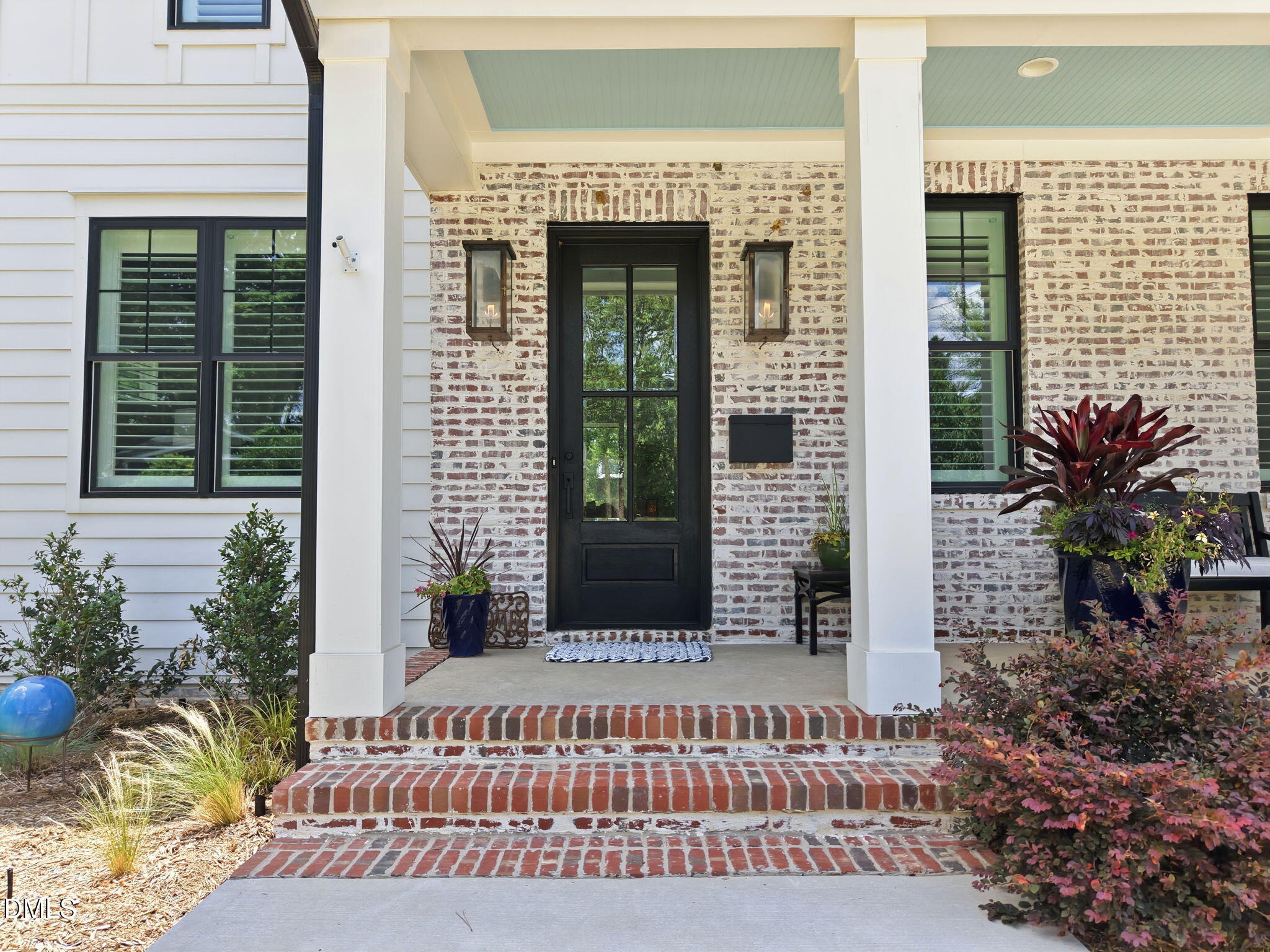 300 Plainview Avenue