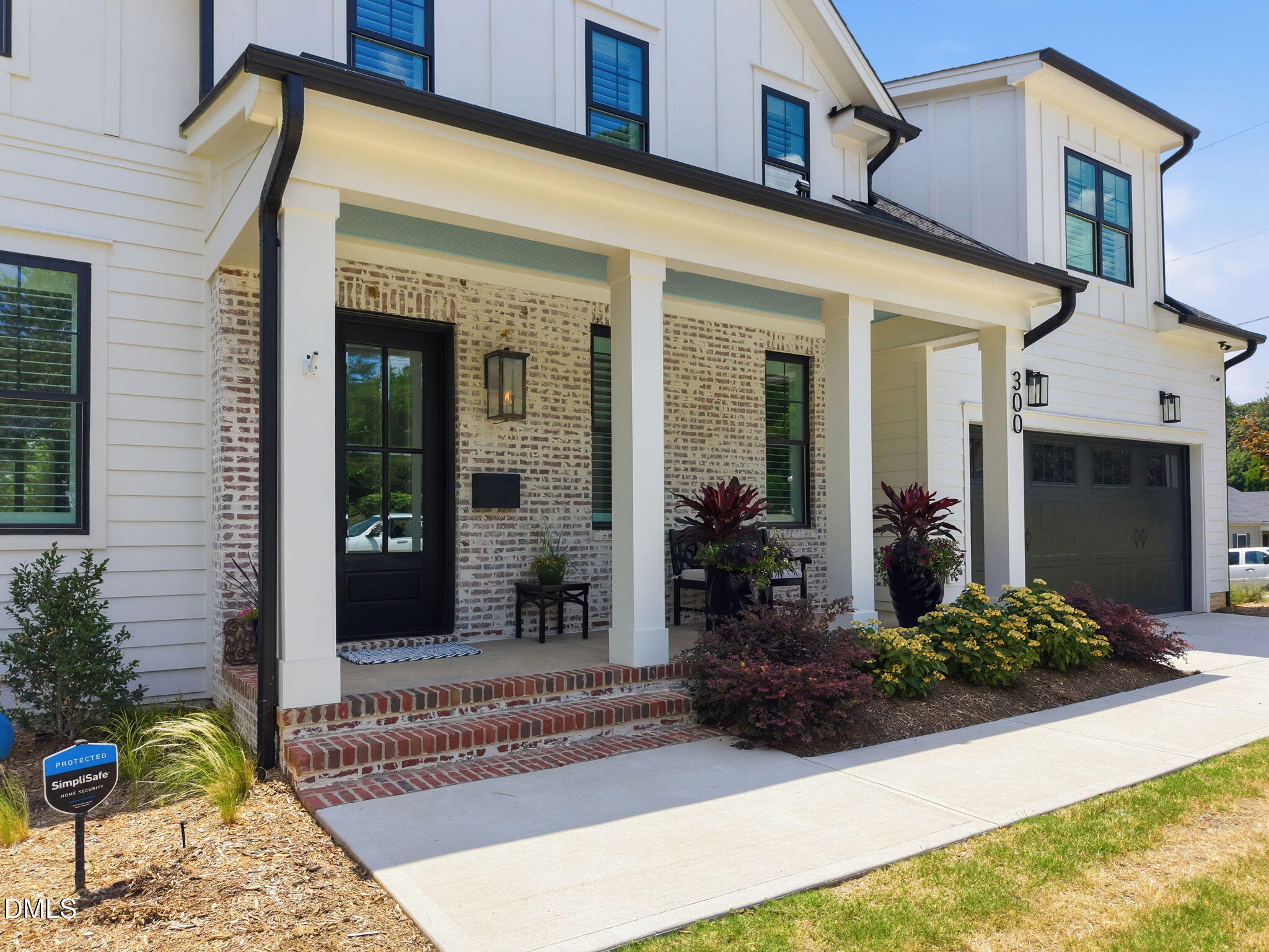 300 Plainview Avenue