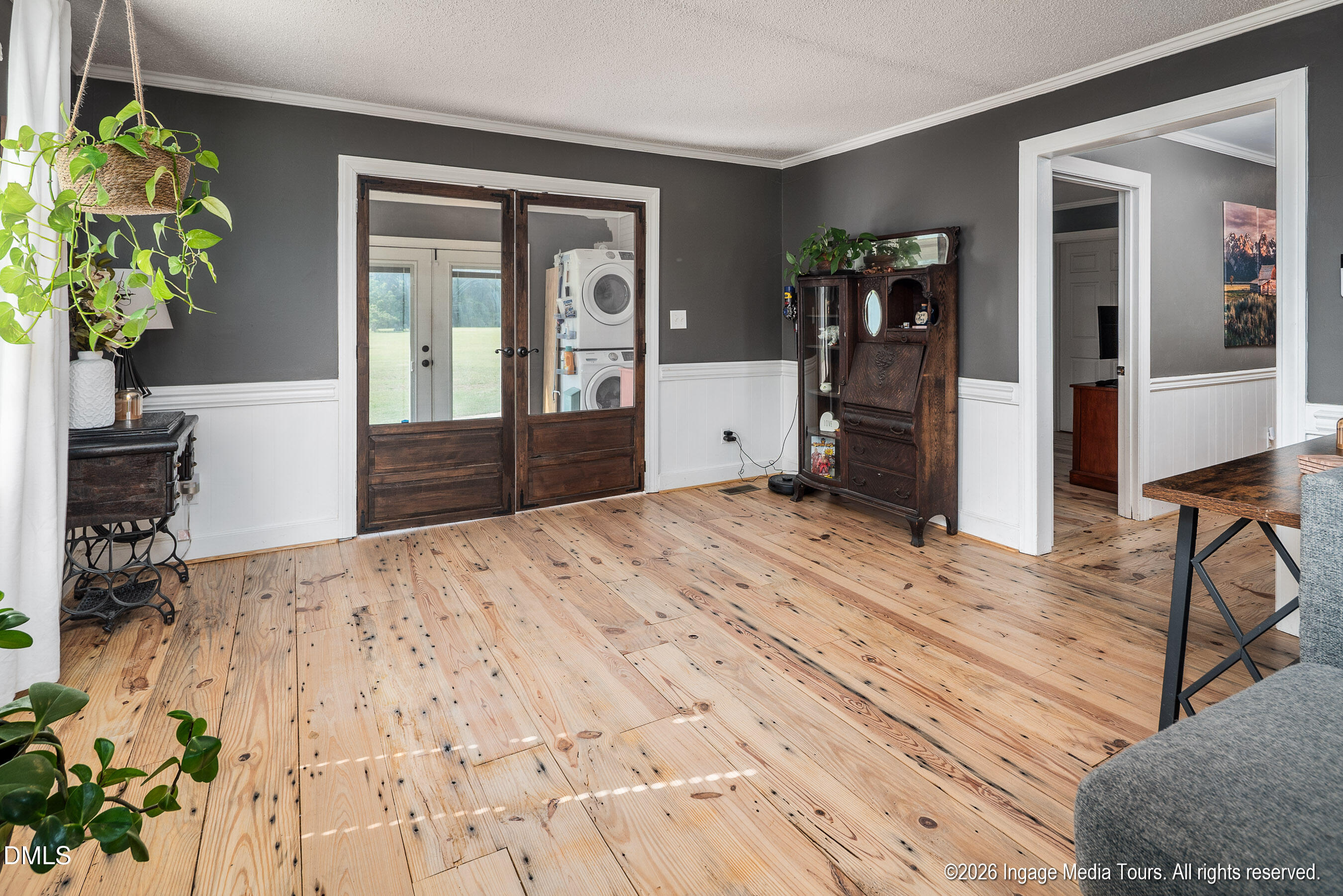 5723 Bowen Drive