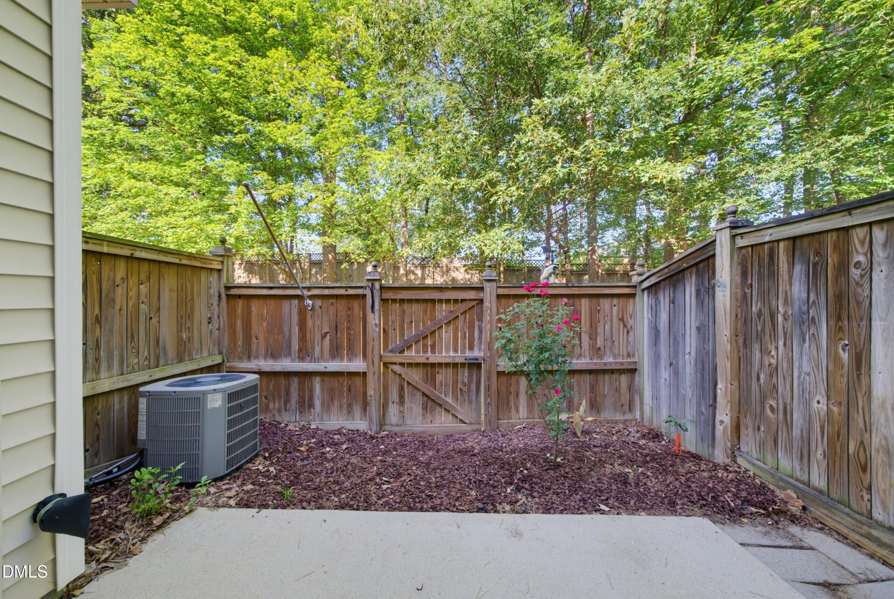 1610 Brook Fern Way