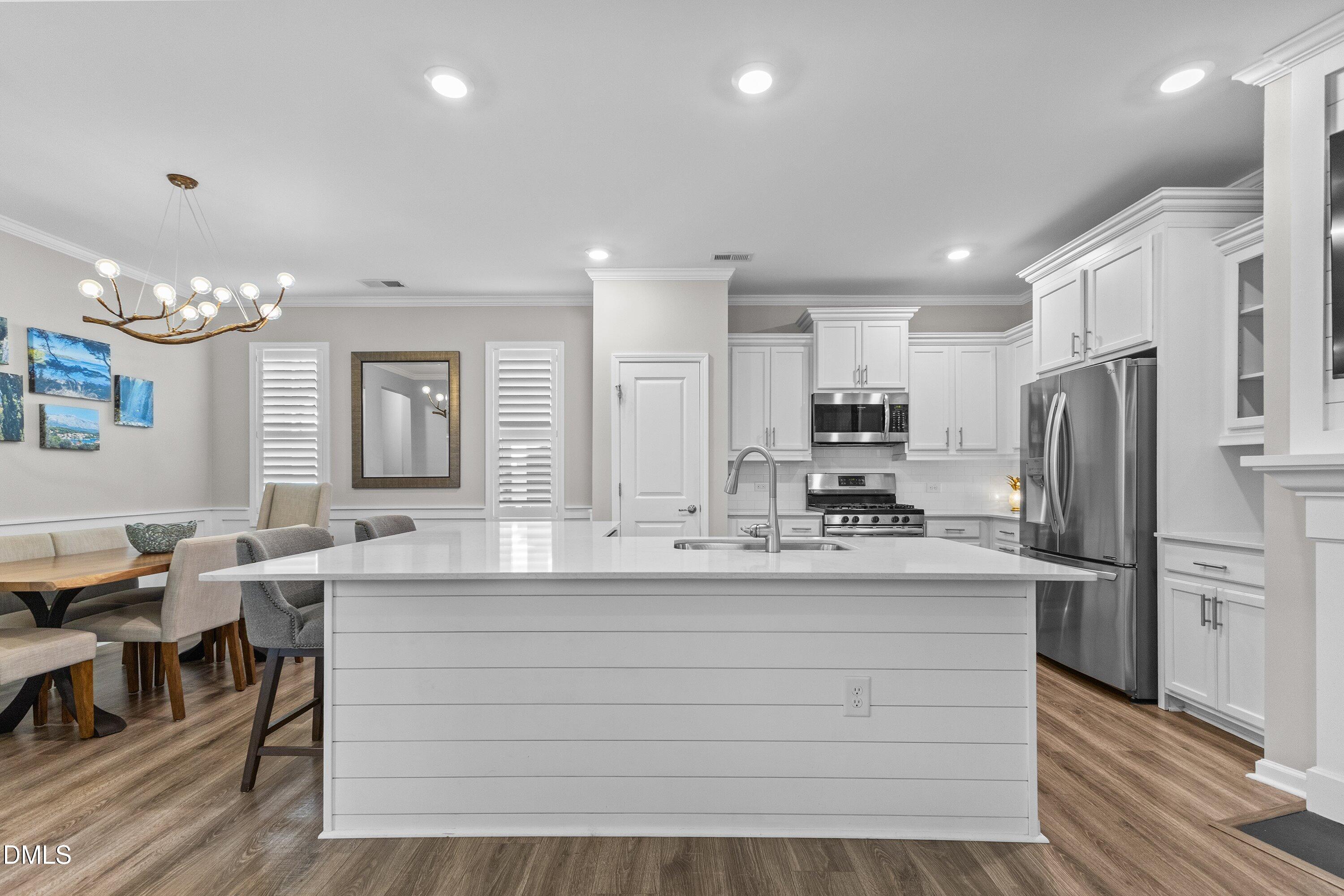 6413 Expertise Avenue