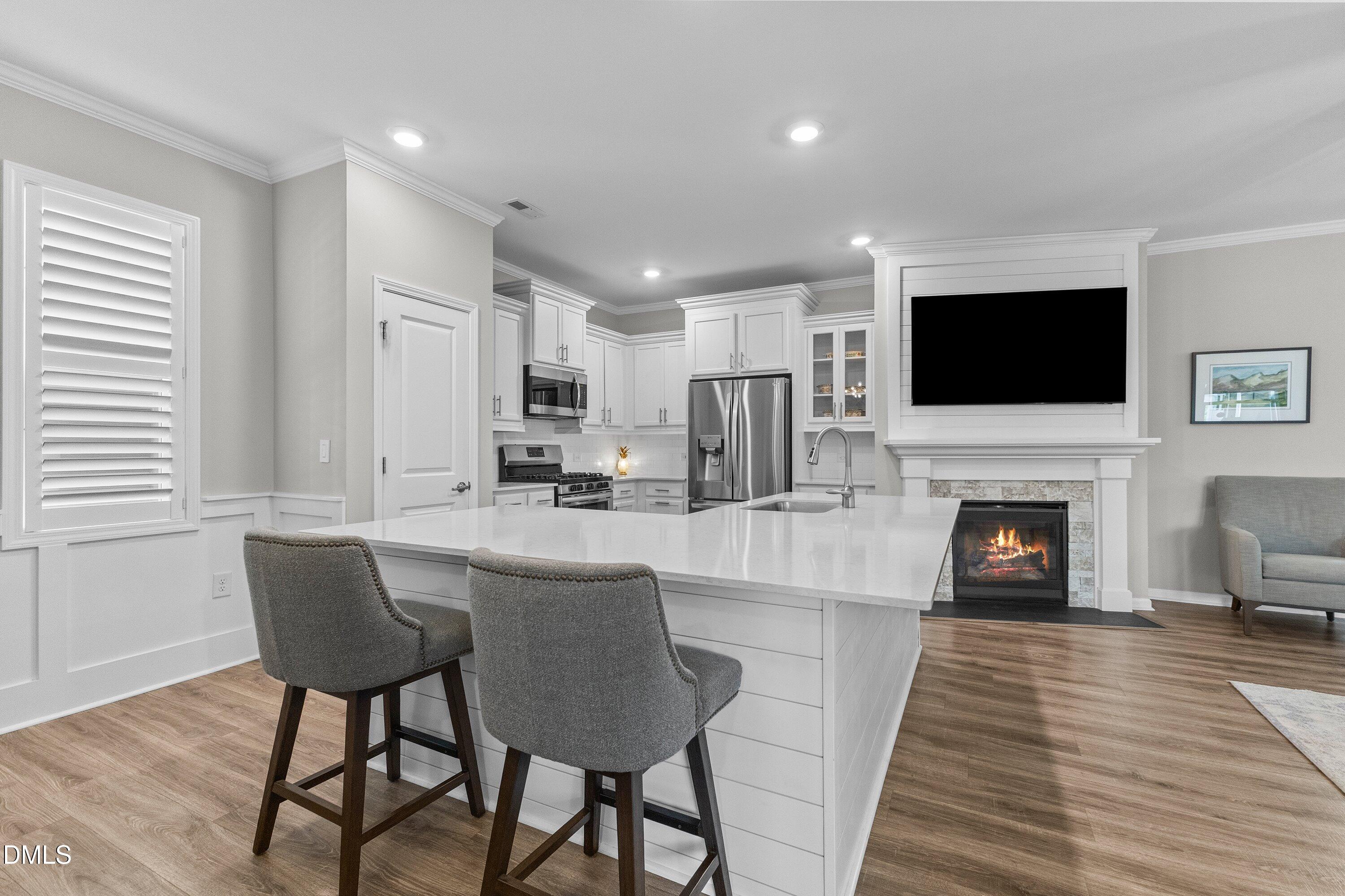 6413 Expertise Avenue