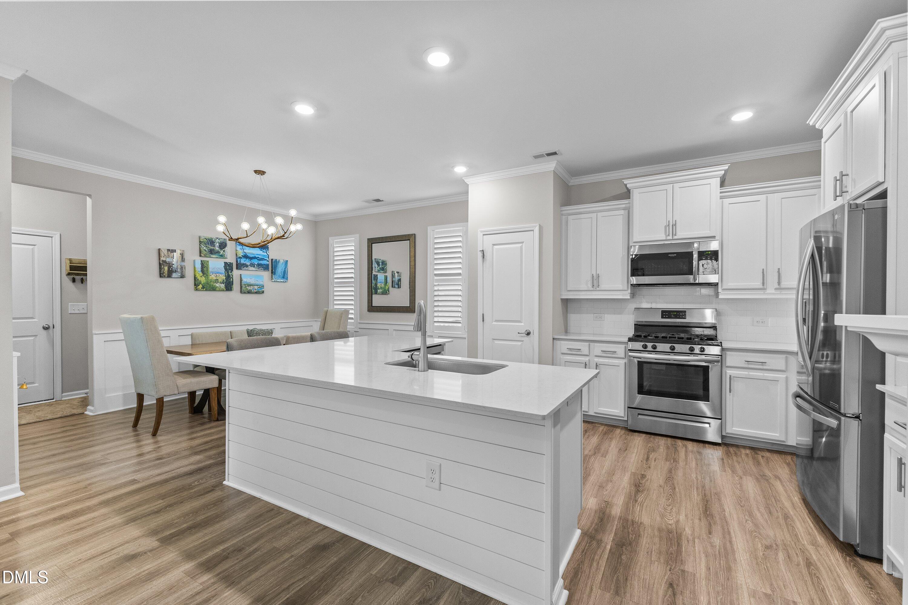 6413 Expertise Avenue