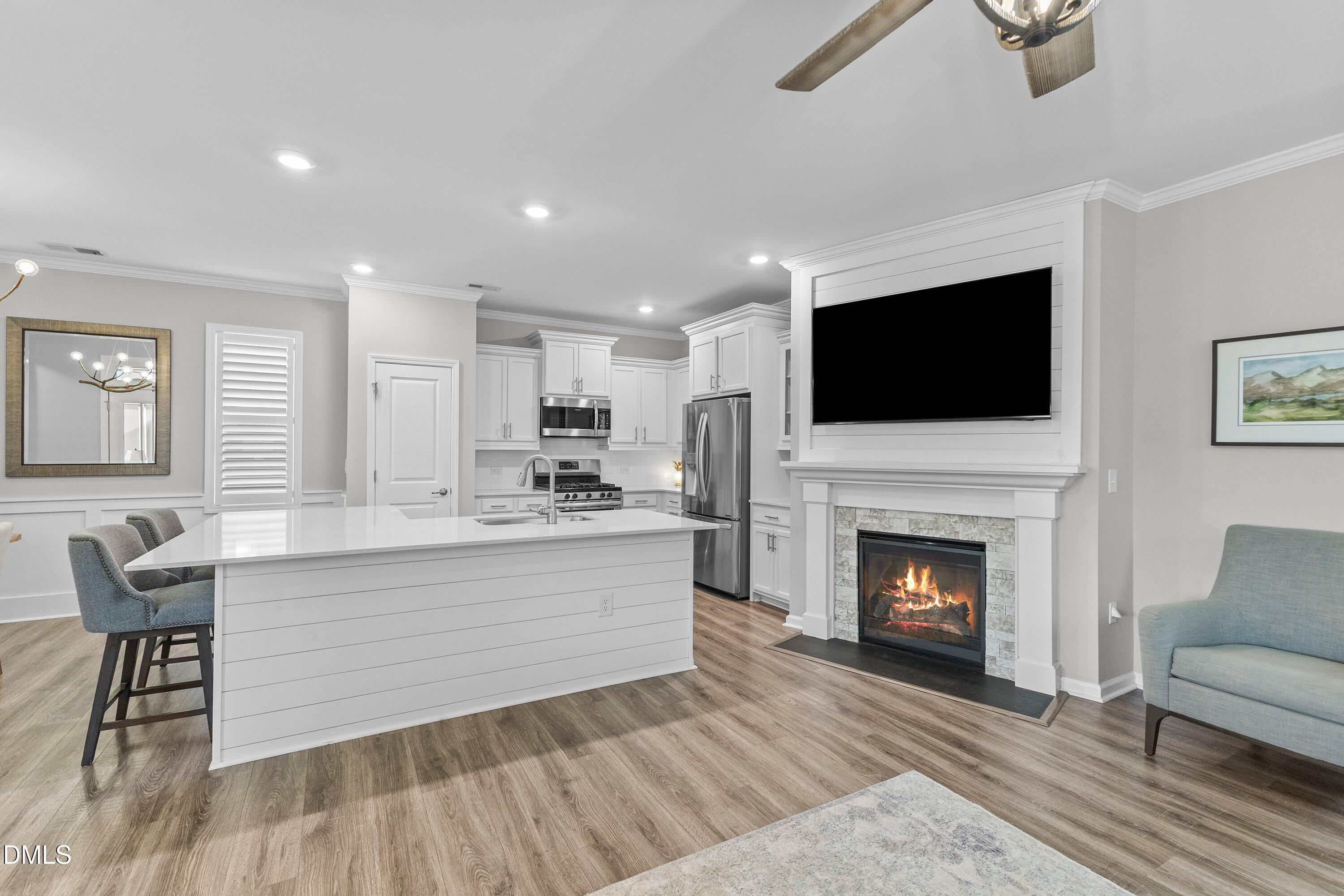 6413 Expertise Avenue