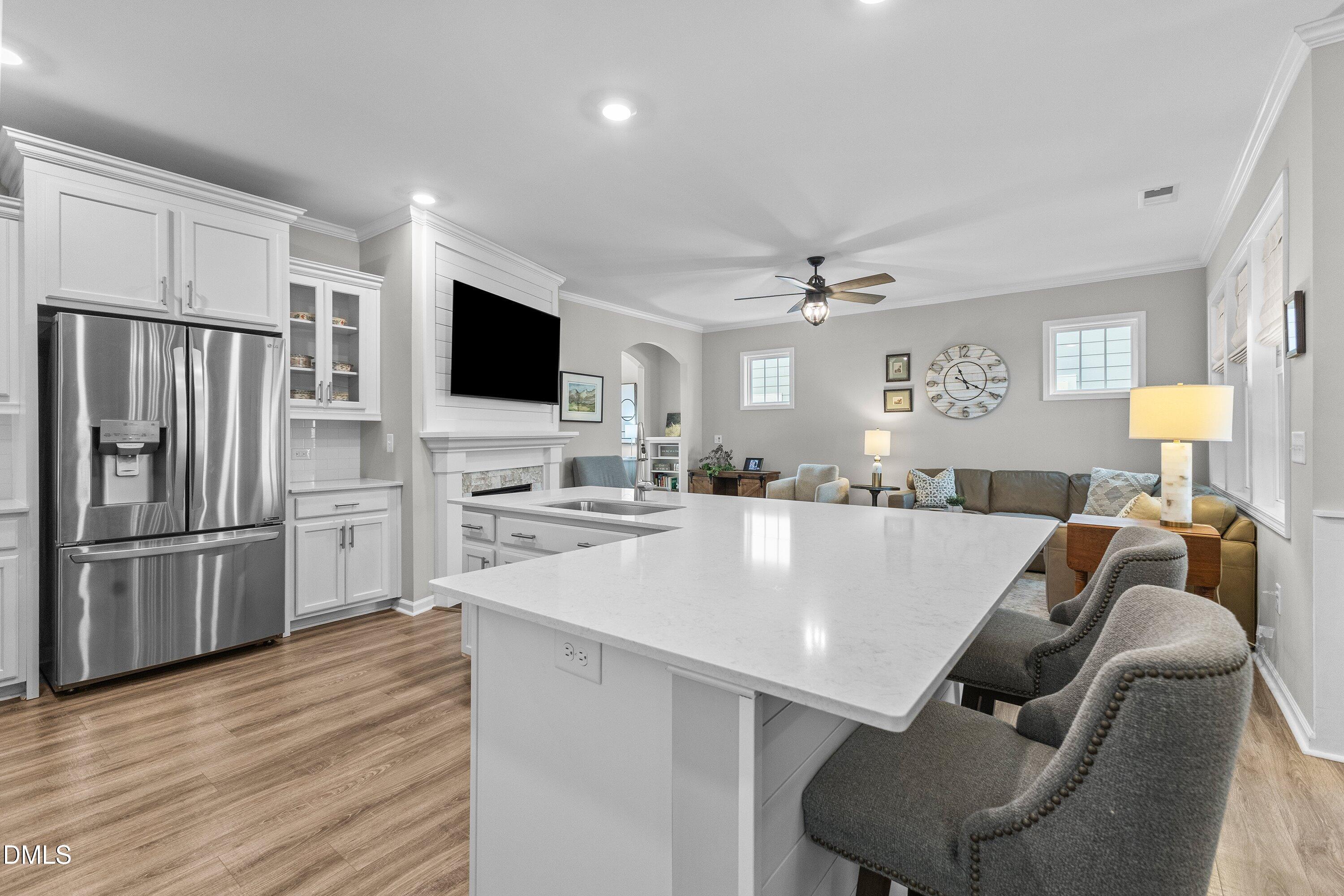 6413 Expertise Avenue