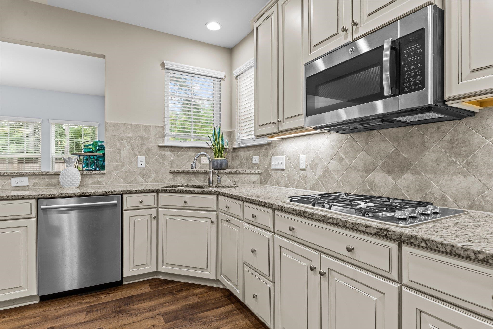 2829 Medoc Mountain Point