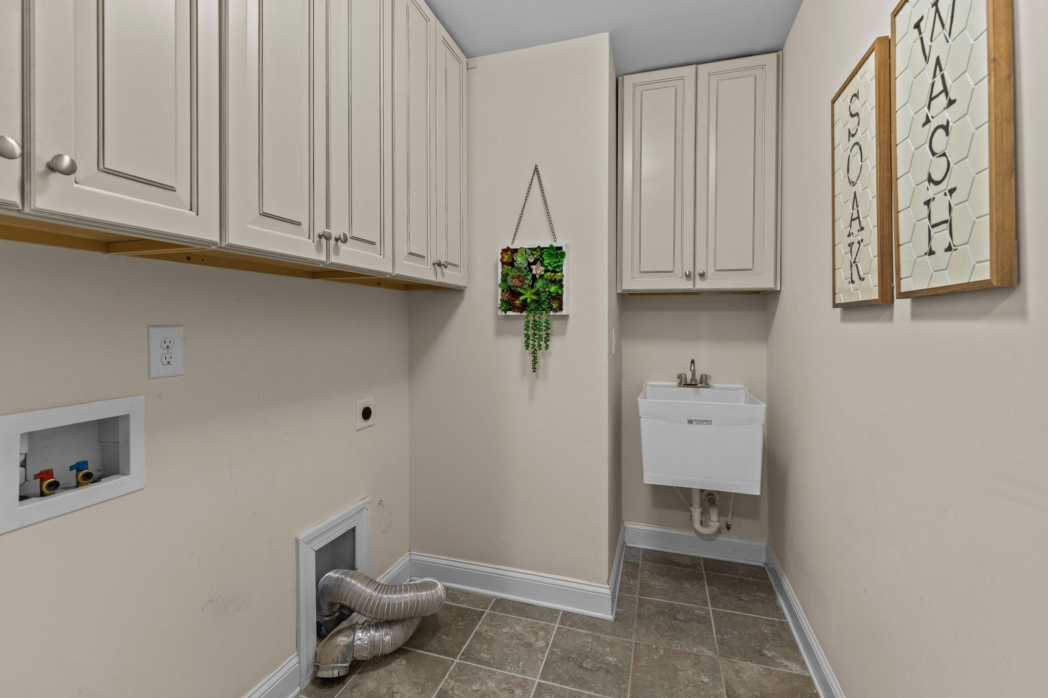 2829 Medoc Mountain Point