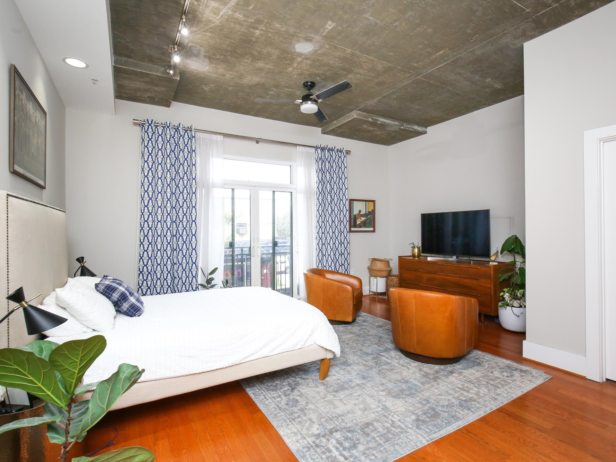 444 S Blount Street # 121