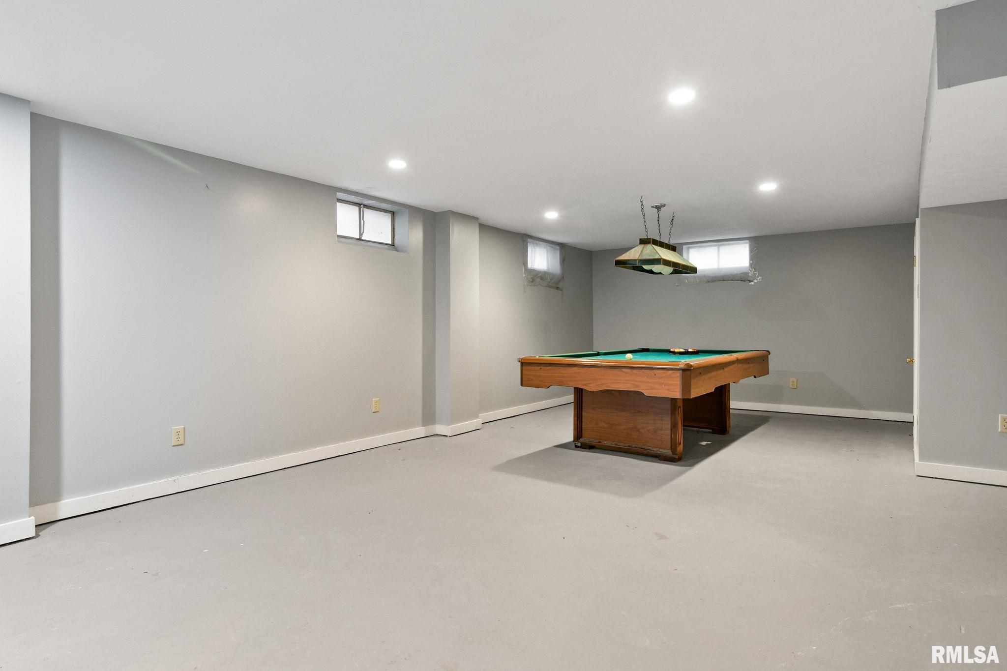 2120 WESTVIEW Drive