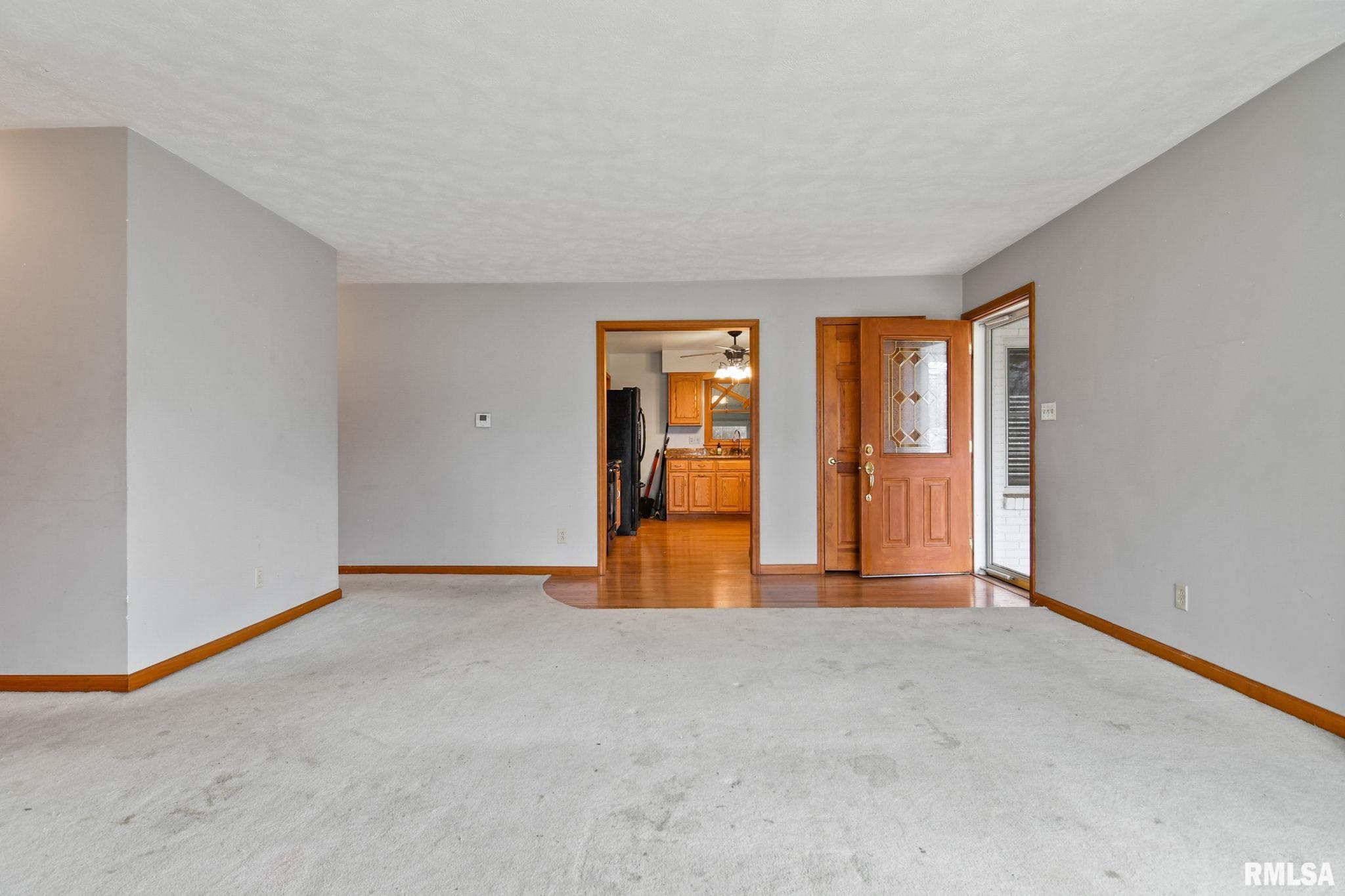2120 WESTVIEW Drive
