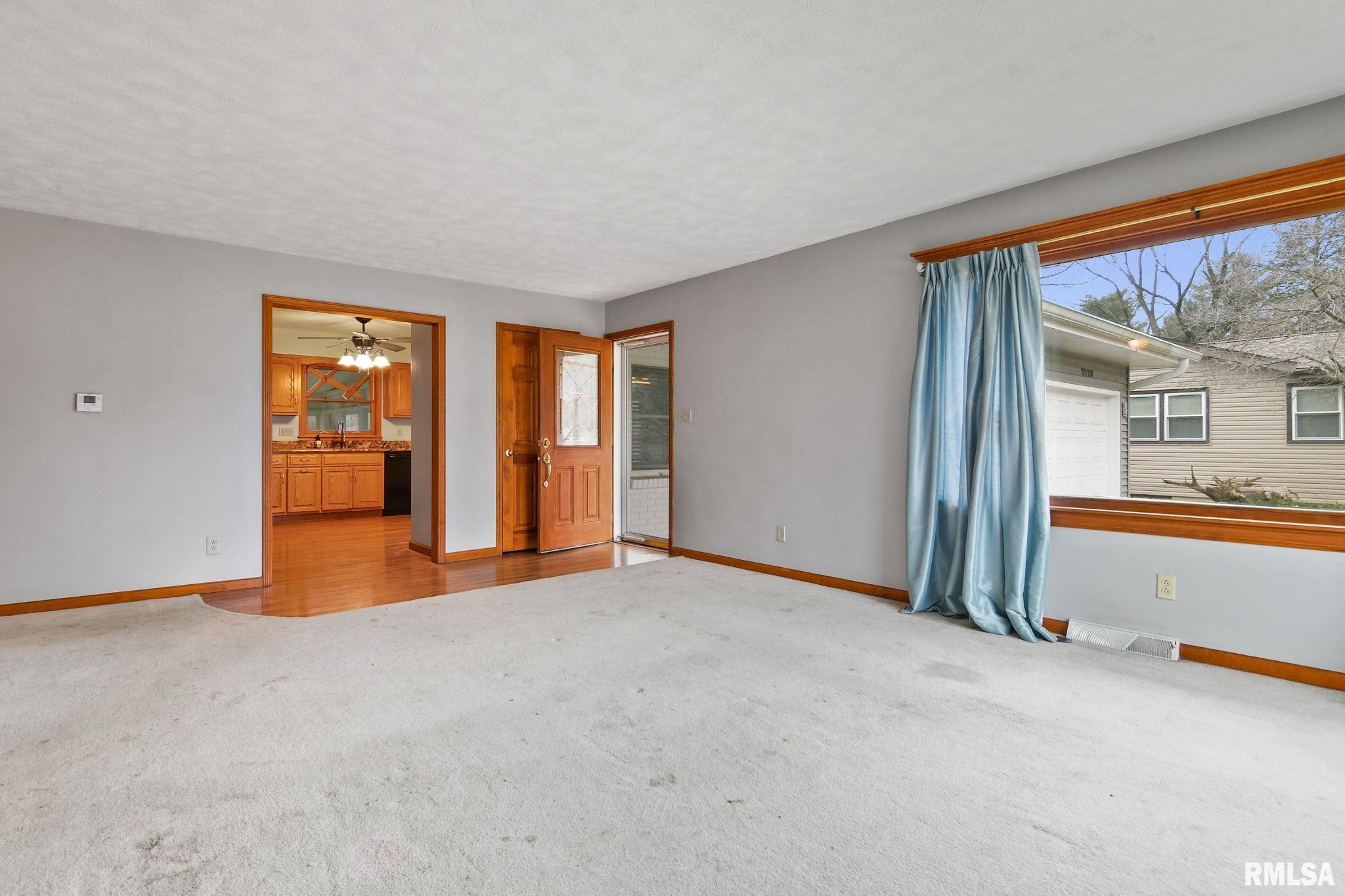 2120 WESTVIEW Drive