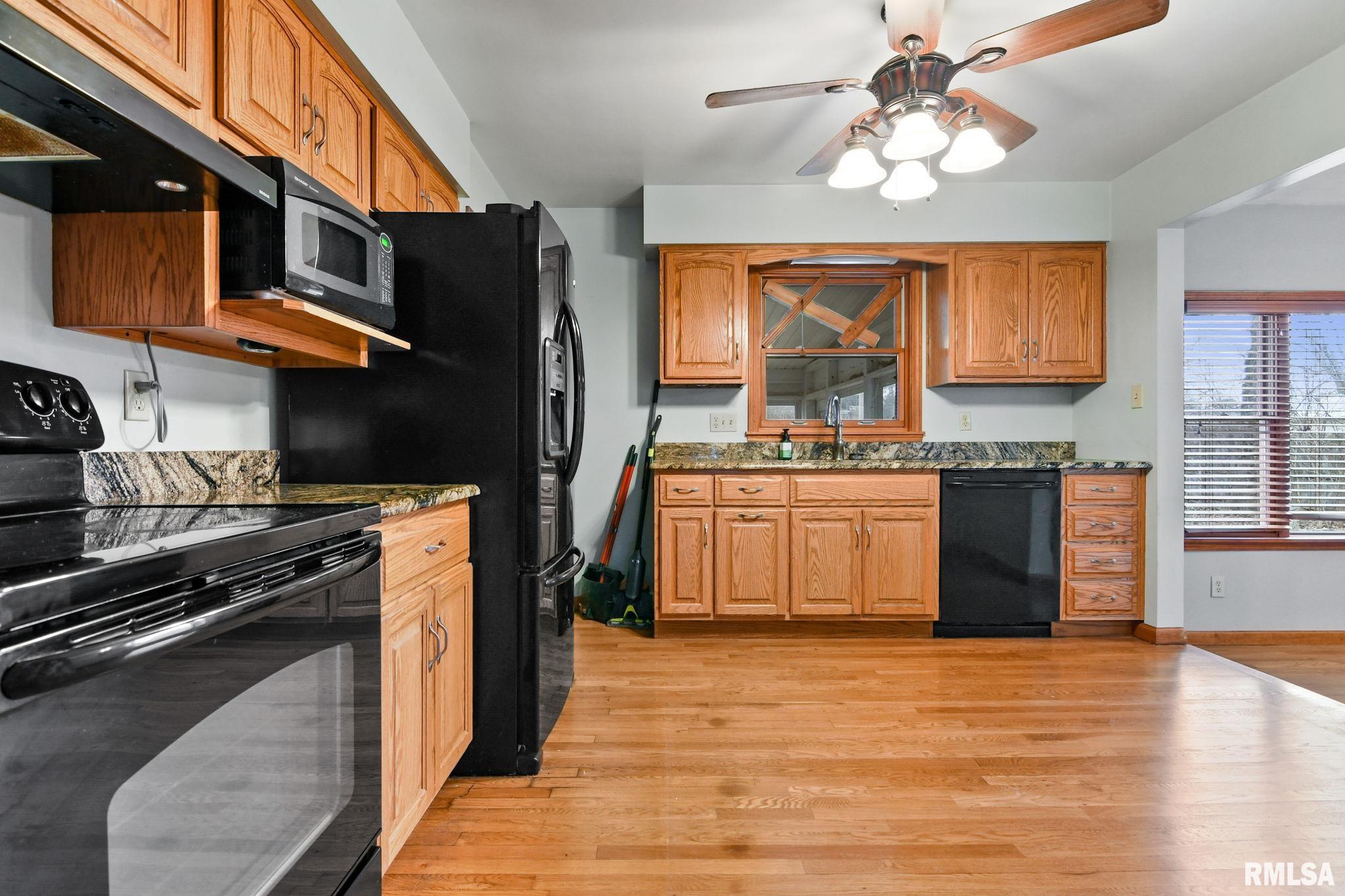 2120 WESTVIEW Drive